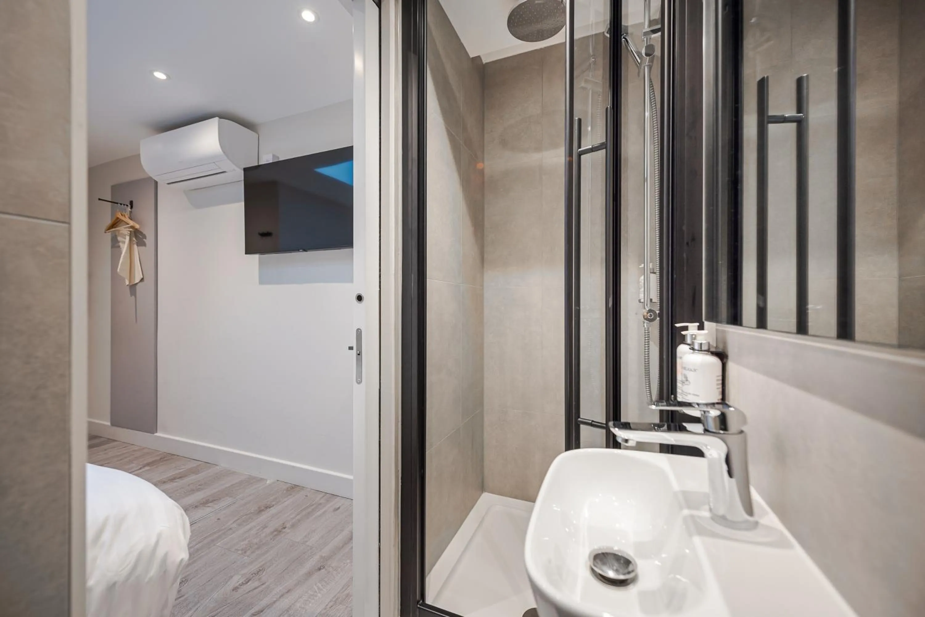 Bed in St Pancras Inn