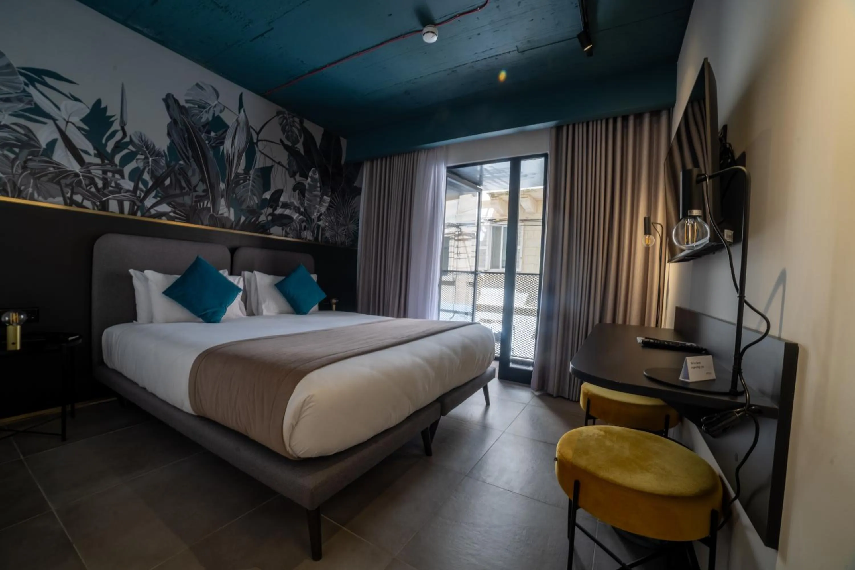 Bed in Eleven by Warren Collection