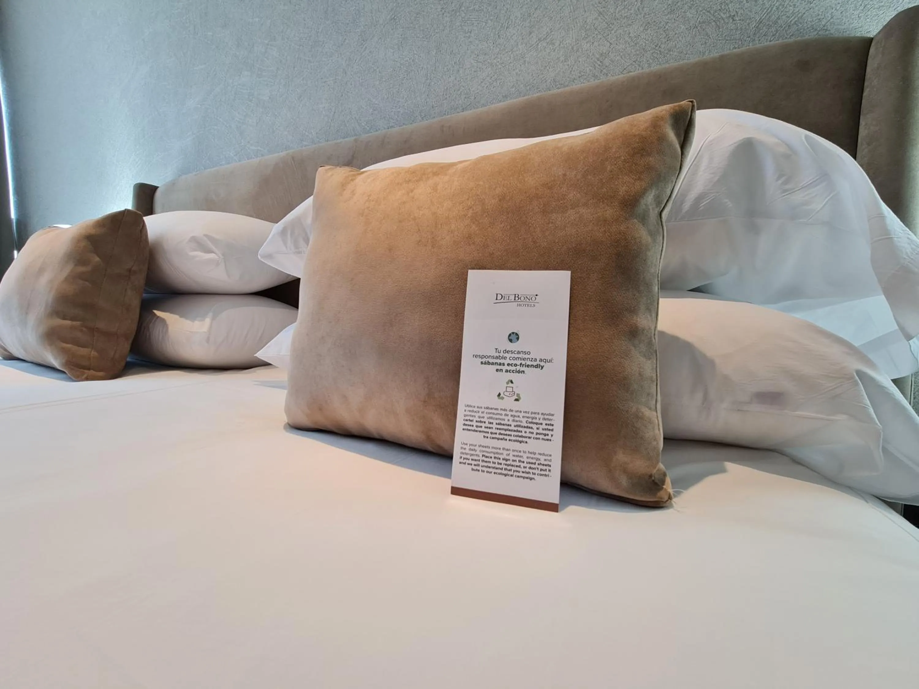 Bed in Del Bono Central Hotel