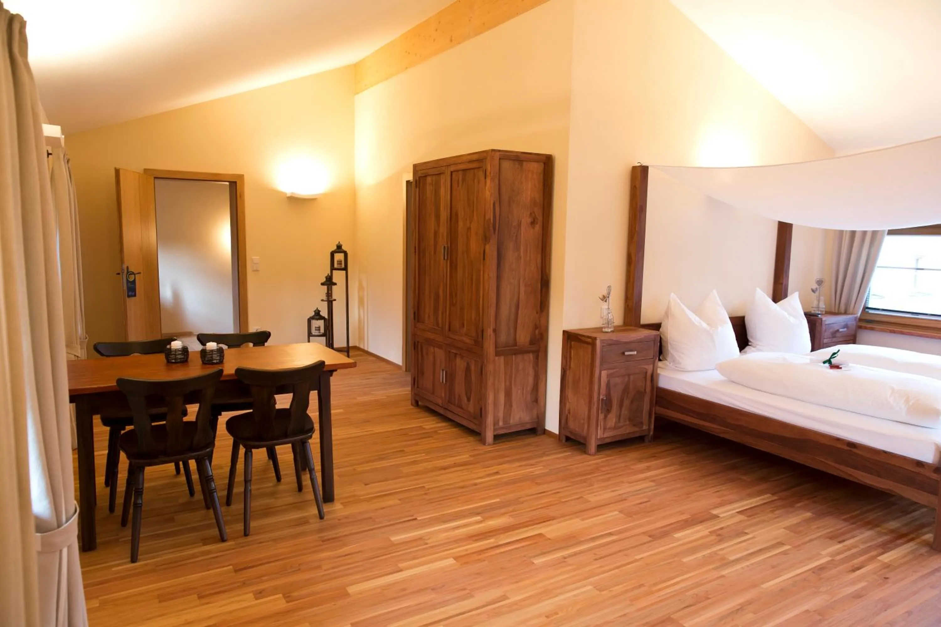 Bedroom, Bed in Gasthaus Murauer