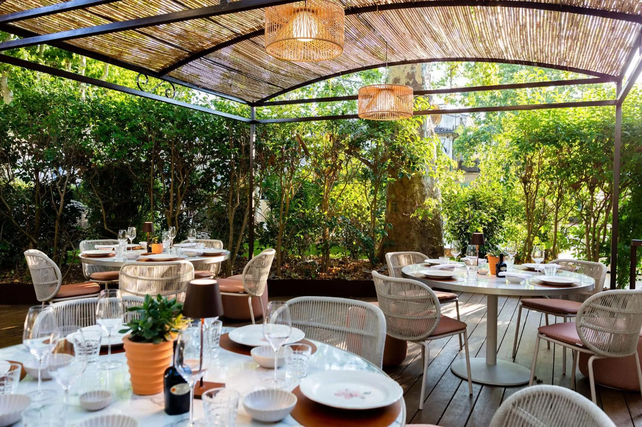 Restaurant/places to eat in Hôtel et Restaurant La Bastide Bourrelly - Mathias Dandine