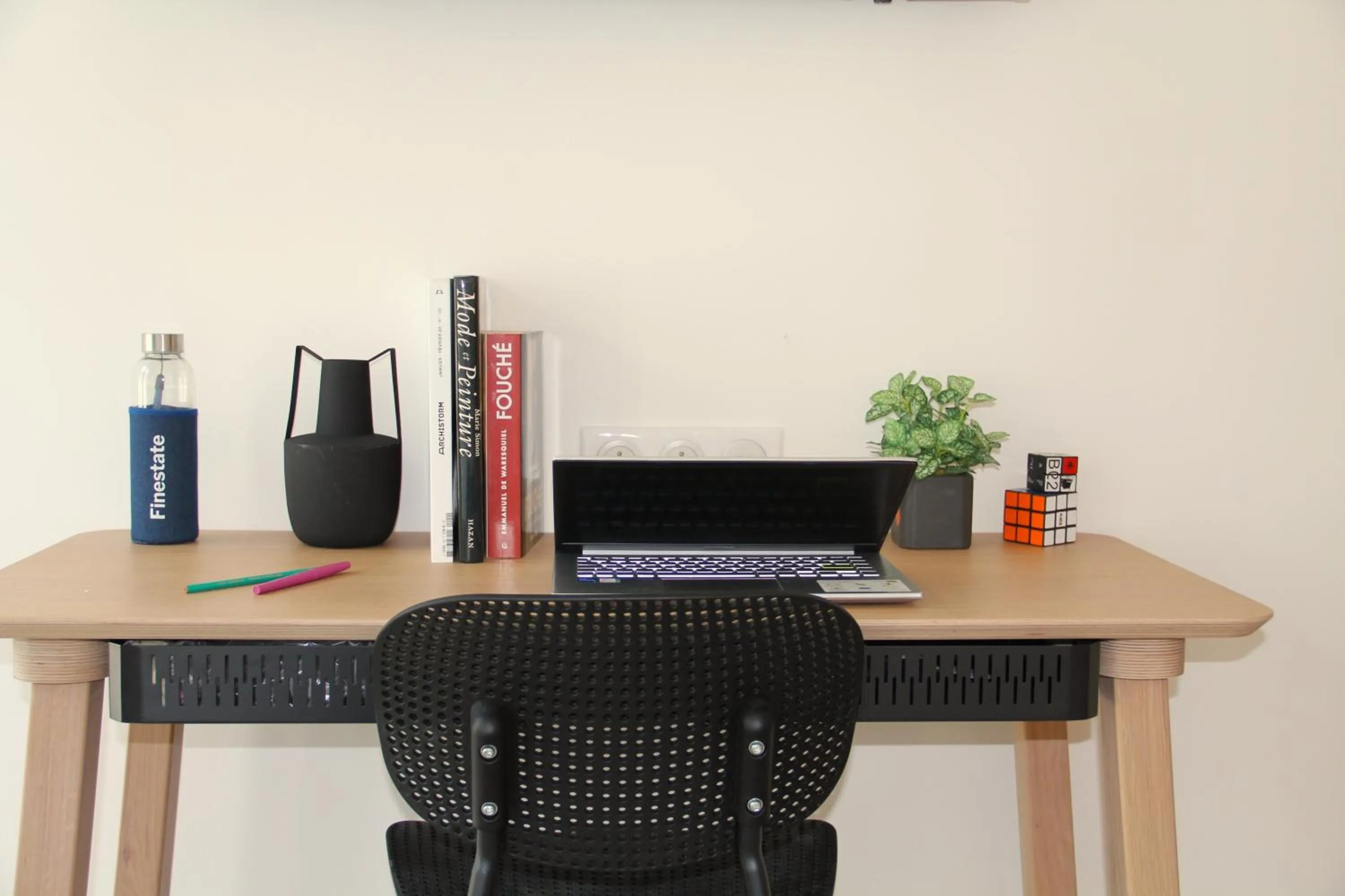 hair dresser in FINESTATE Coliving Champs-Elysées