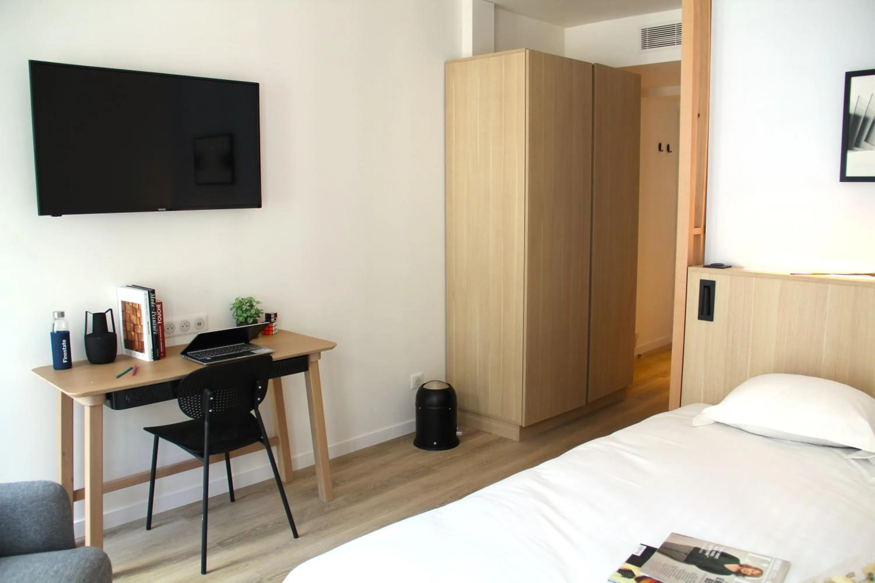 Bed in FINESTATE Coliving Champs-Elysées