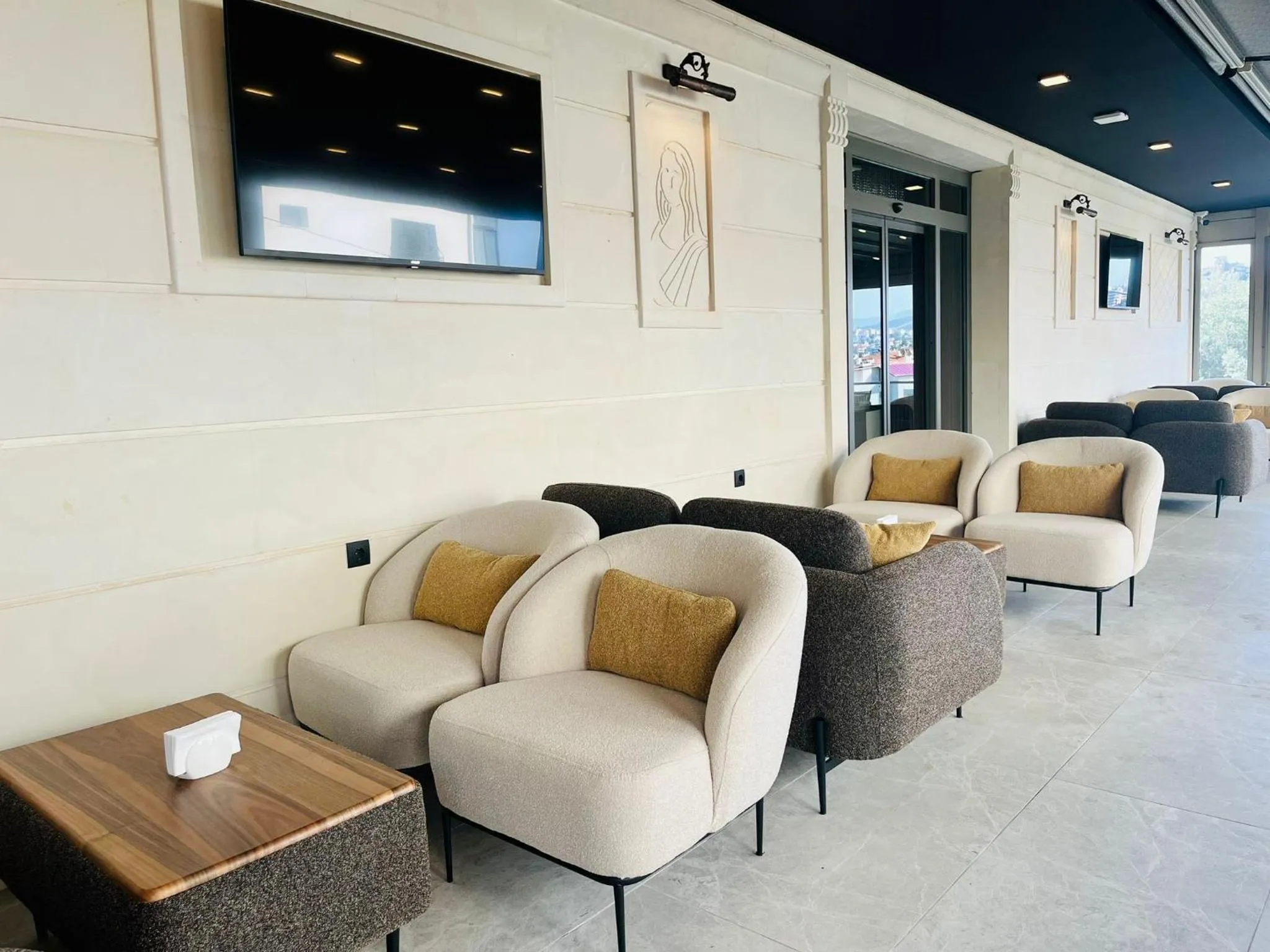 Communal lounge/ TV room in Monalisa Hotels KUŞADASI