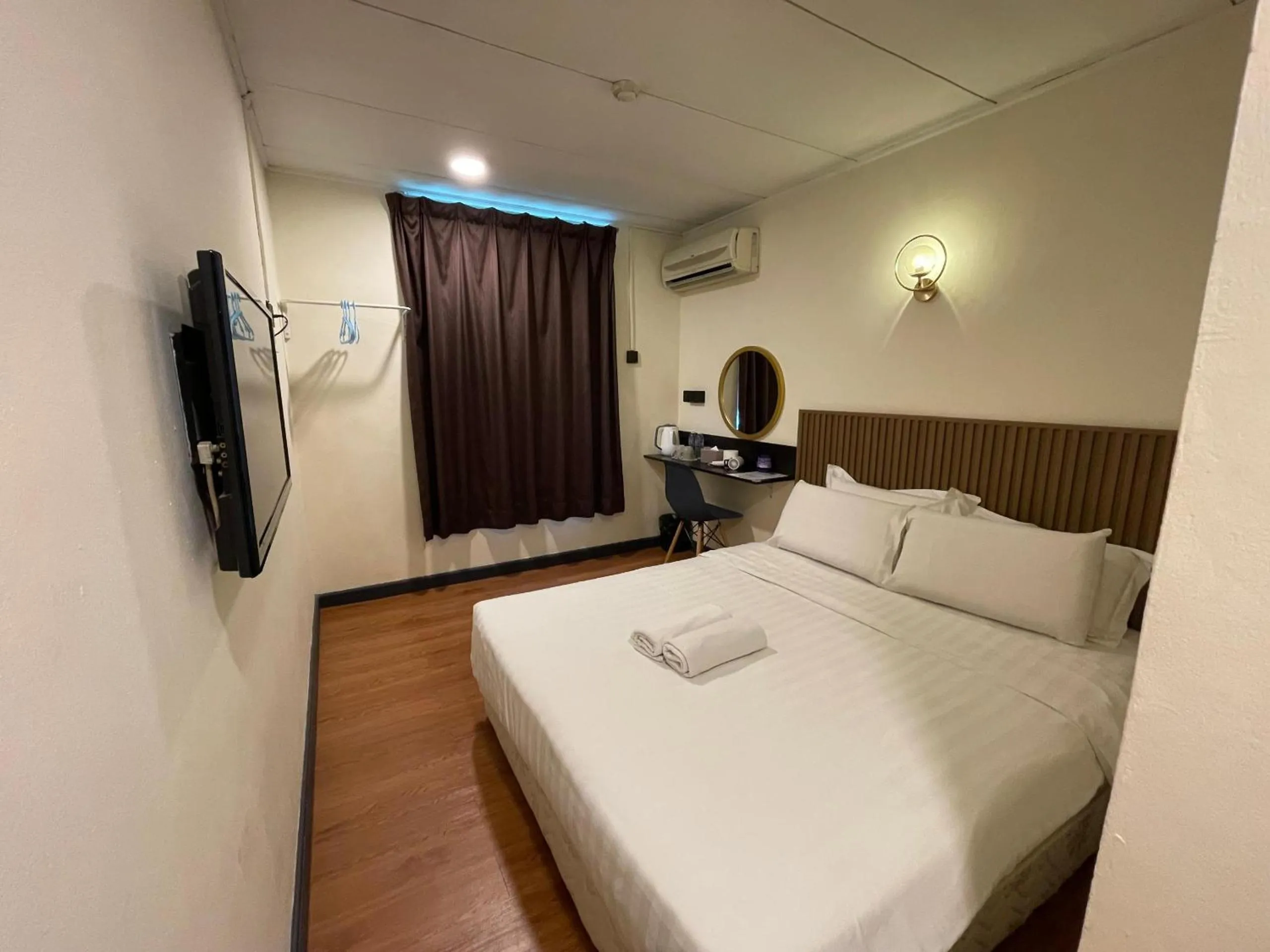 Photo of the whole room, Bed in CU Boutique Hotel