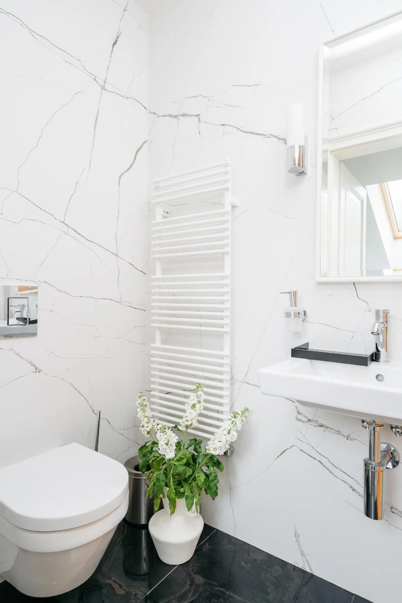 Toilet in WillaWawel - LoftAffair Collection