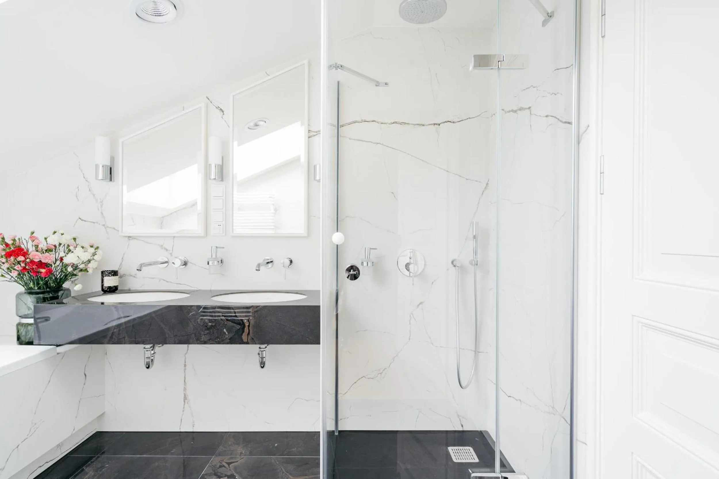 Shower in WillaWawel - LoftAffair Collection