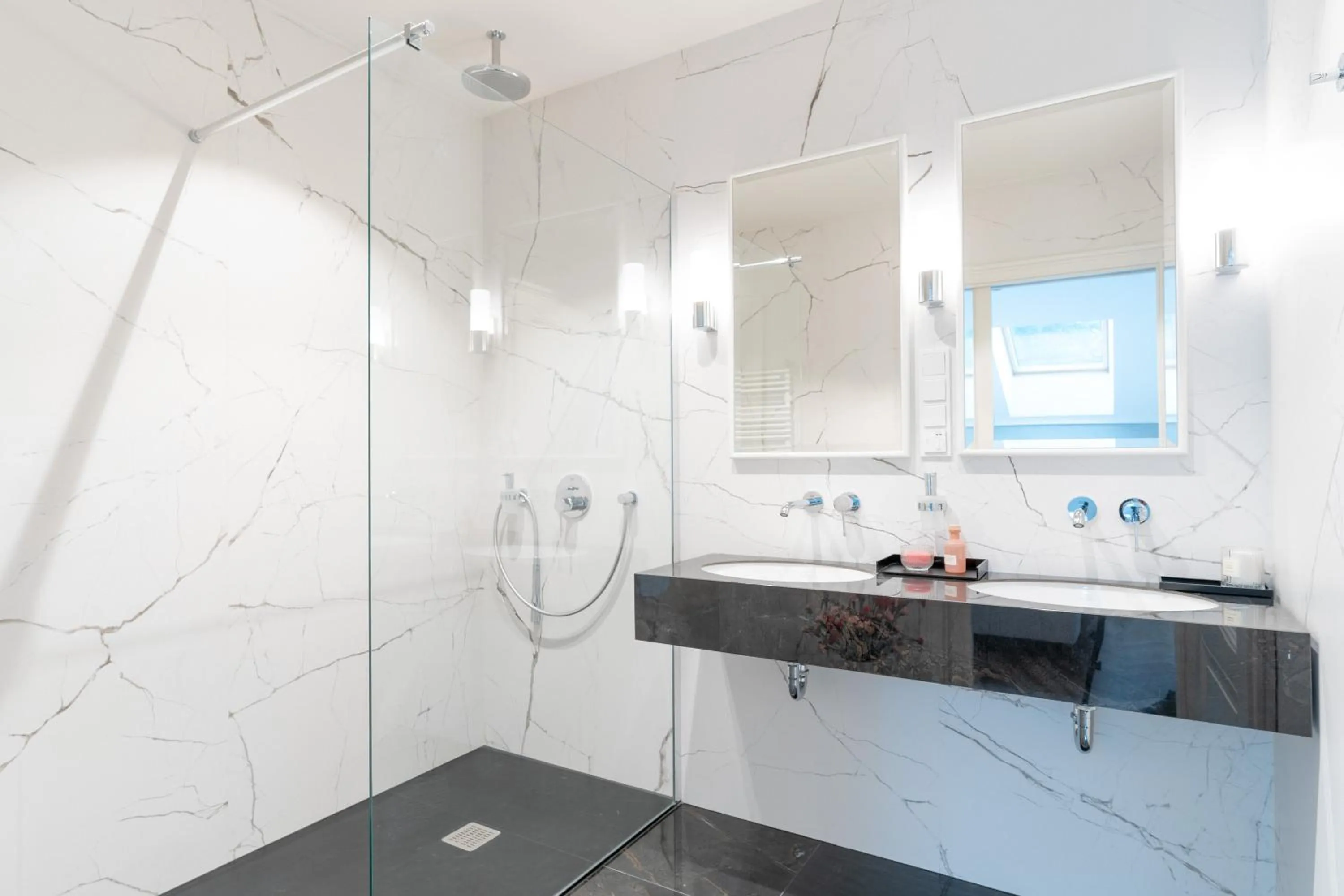 Shower in WillaWawel - LoftAffair Collection