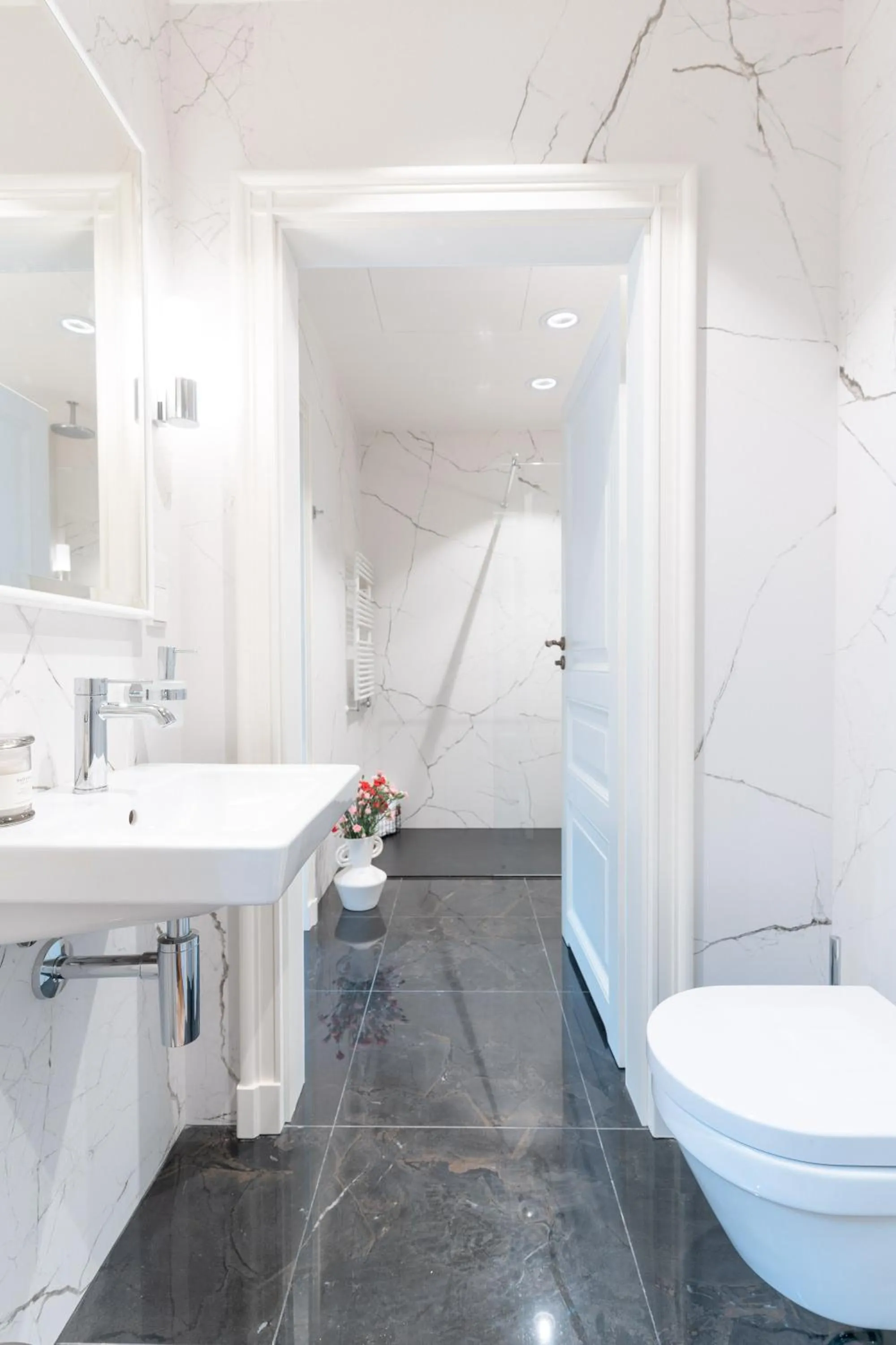 Shower in WillaWawel - LoftAffair Collection