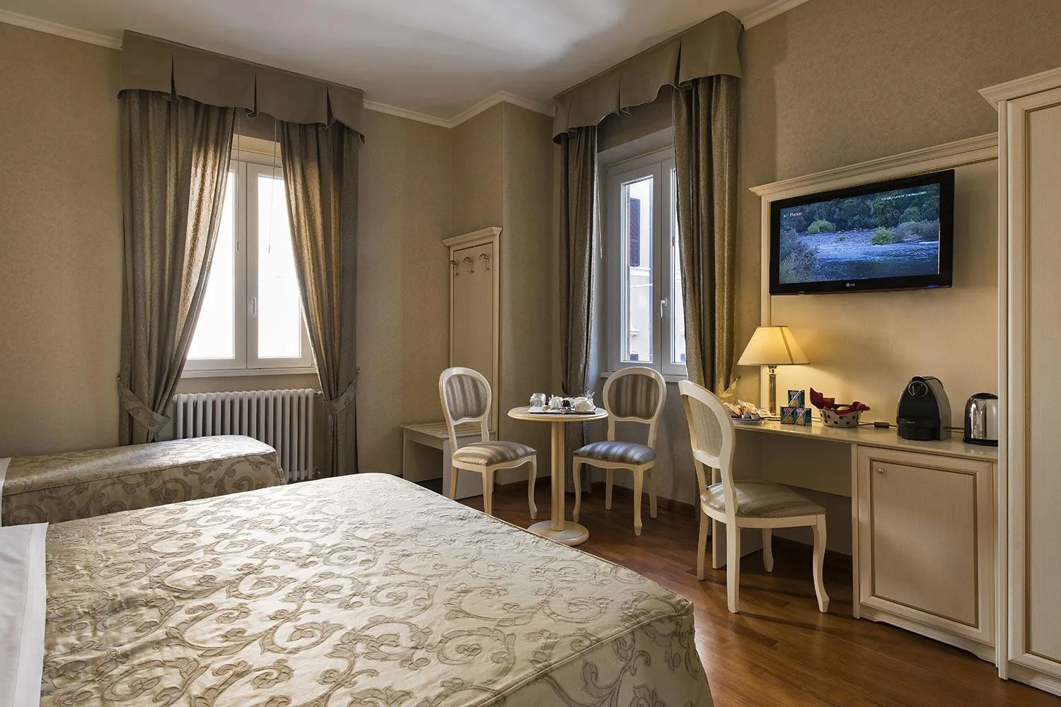 Photo of the whole room, Bed in Relais Bocca di Leone