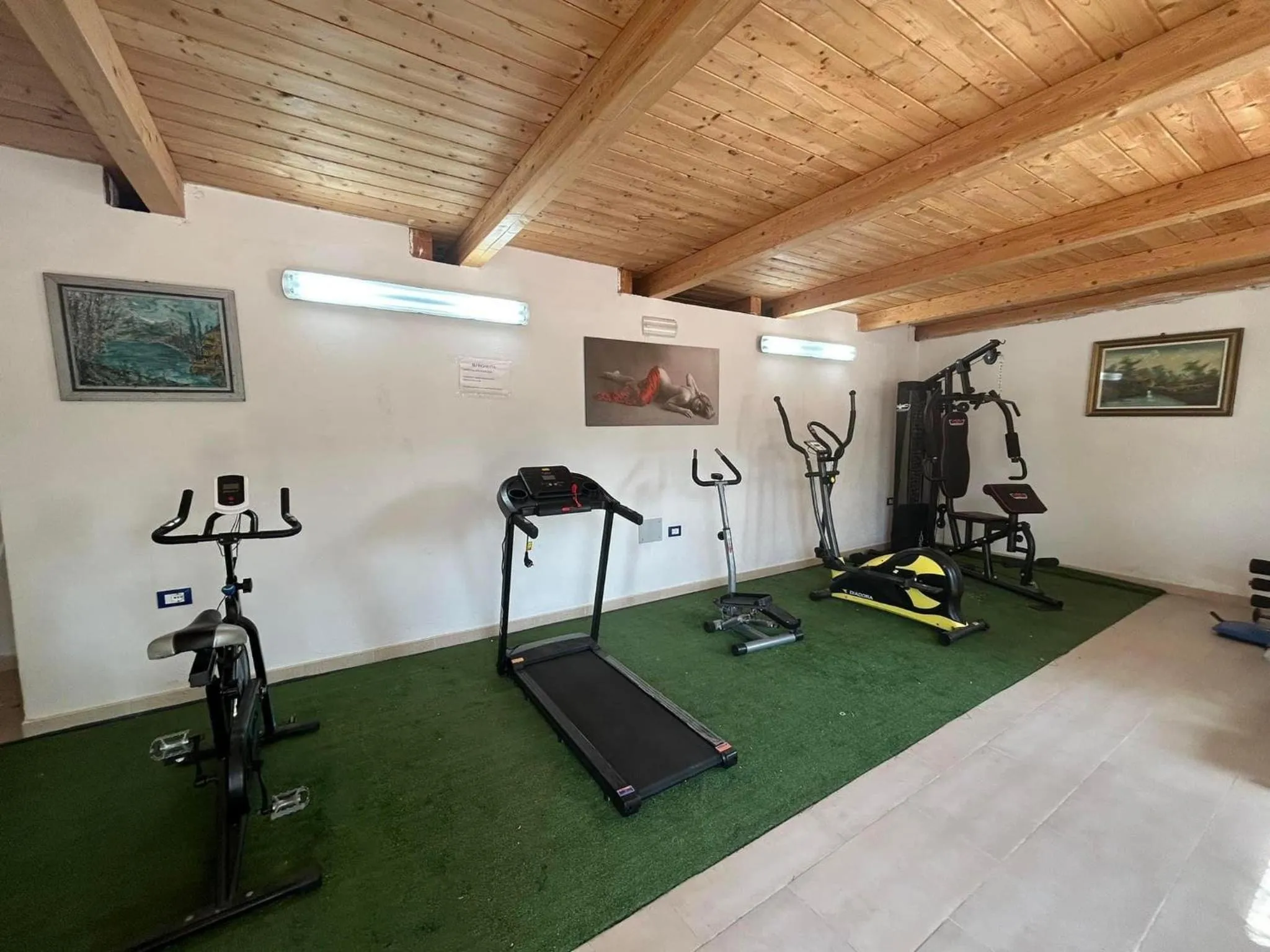 Fitness centre/facilities in Appartamenti Vacanze Minervino