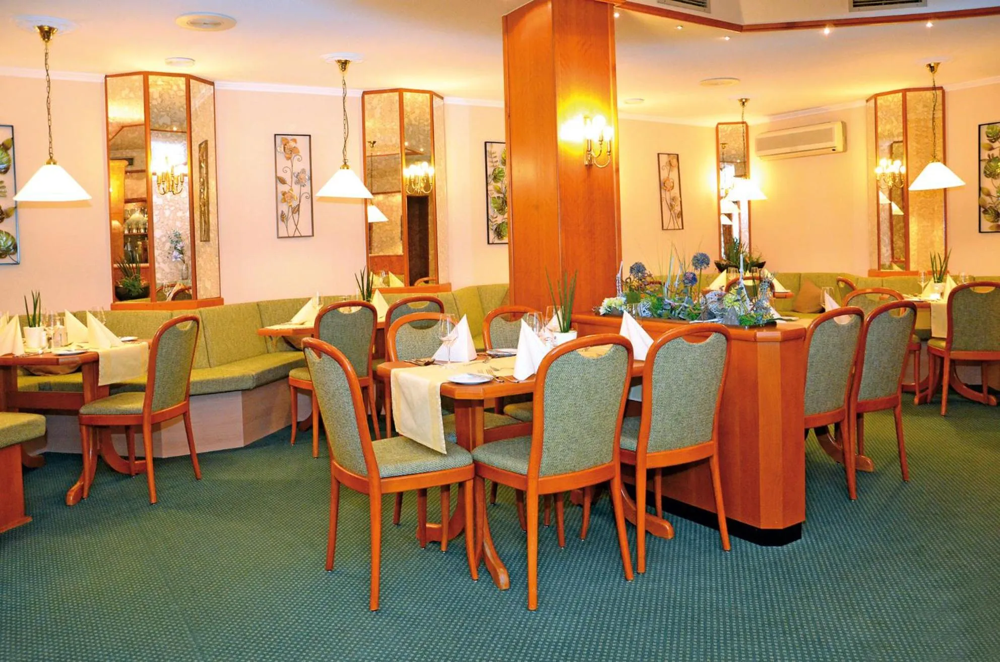 Restaurant/places to eat in Hotel Burgfrieden