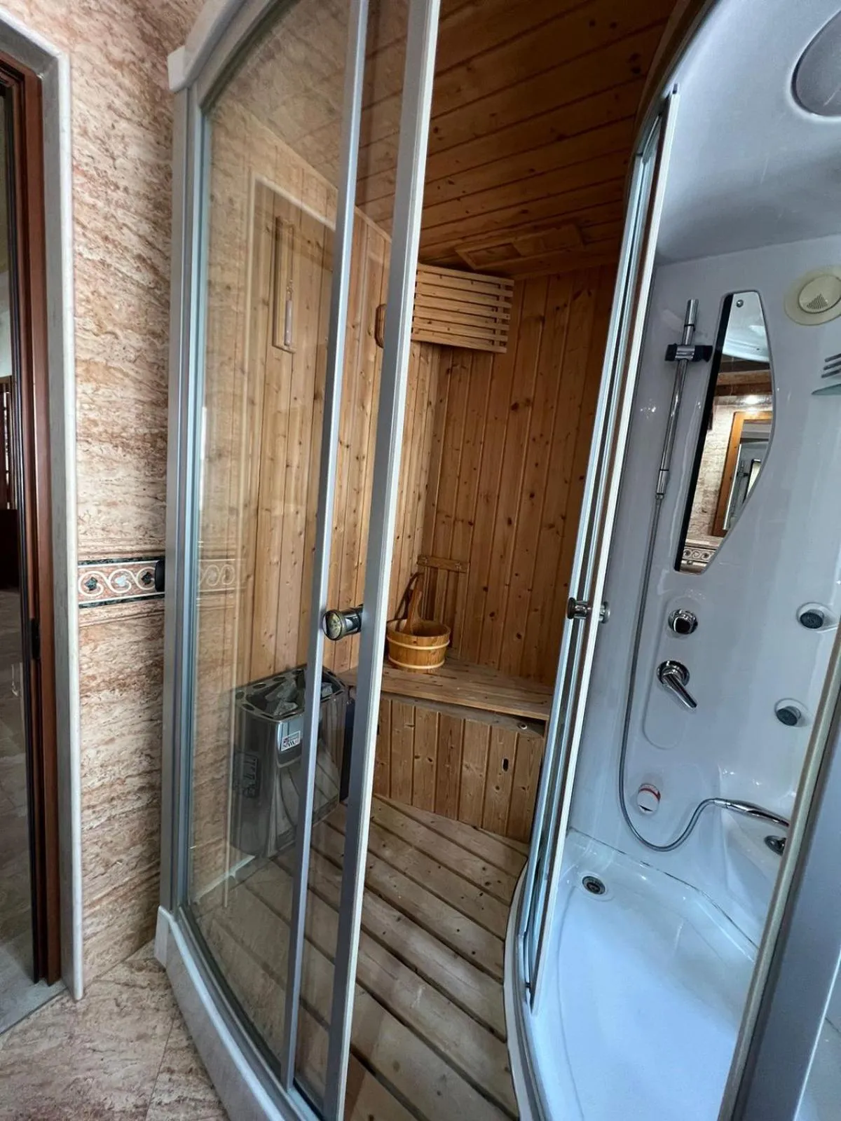 Sauna in Green Garden Villa