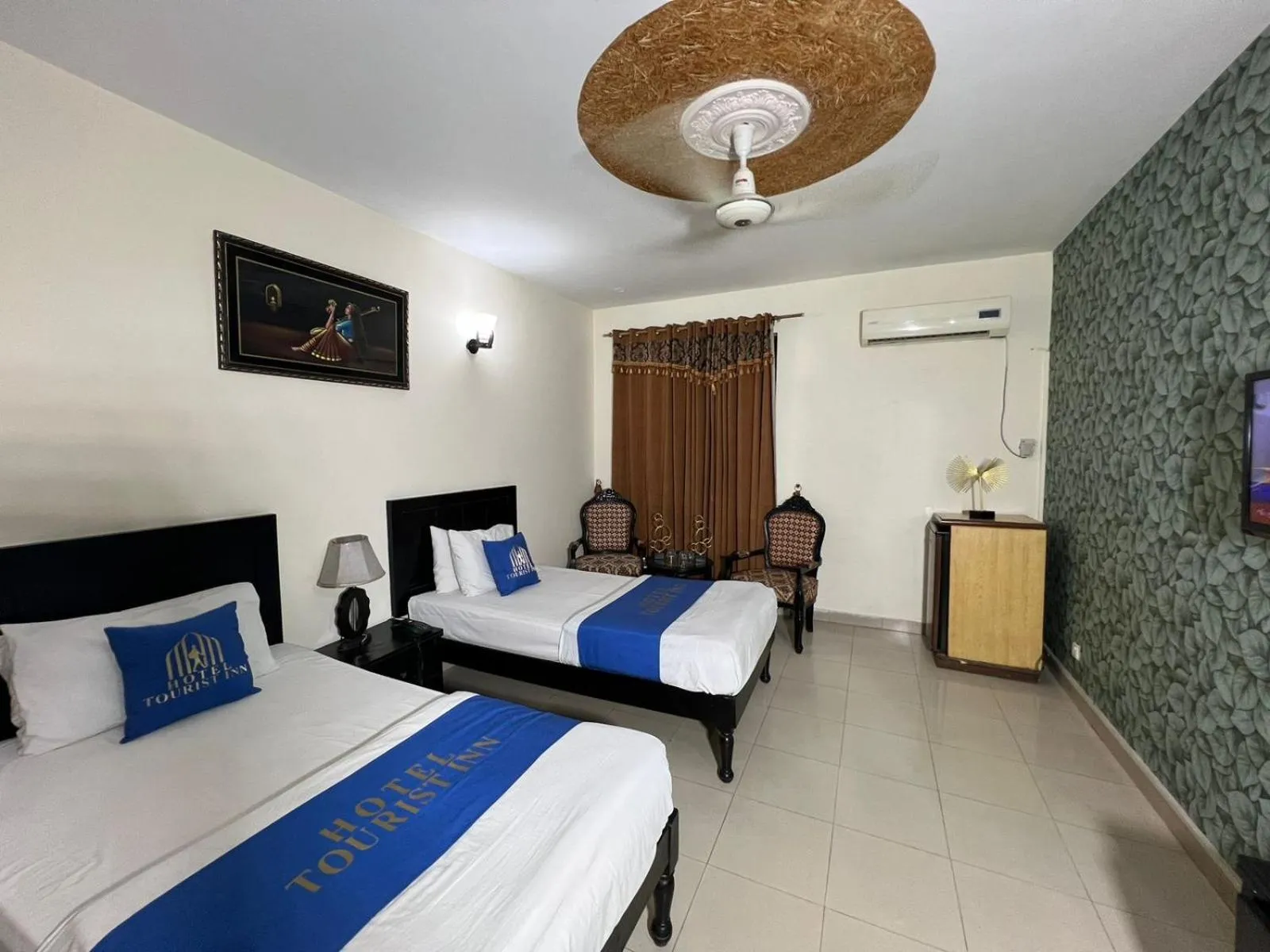 Bed in Hotel Tourist Inn Lahore