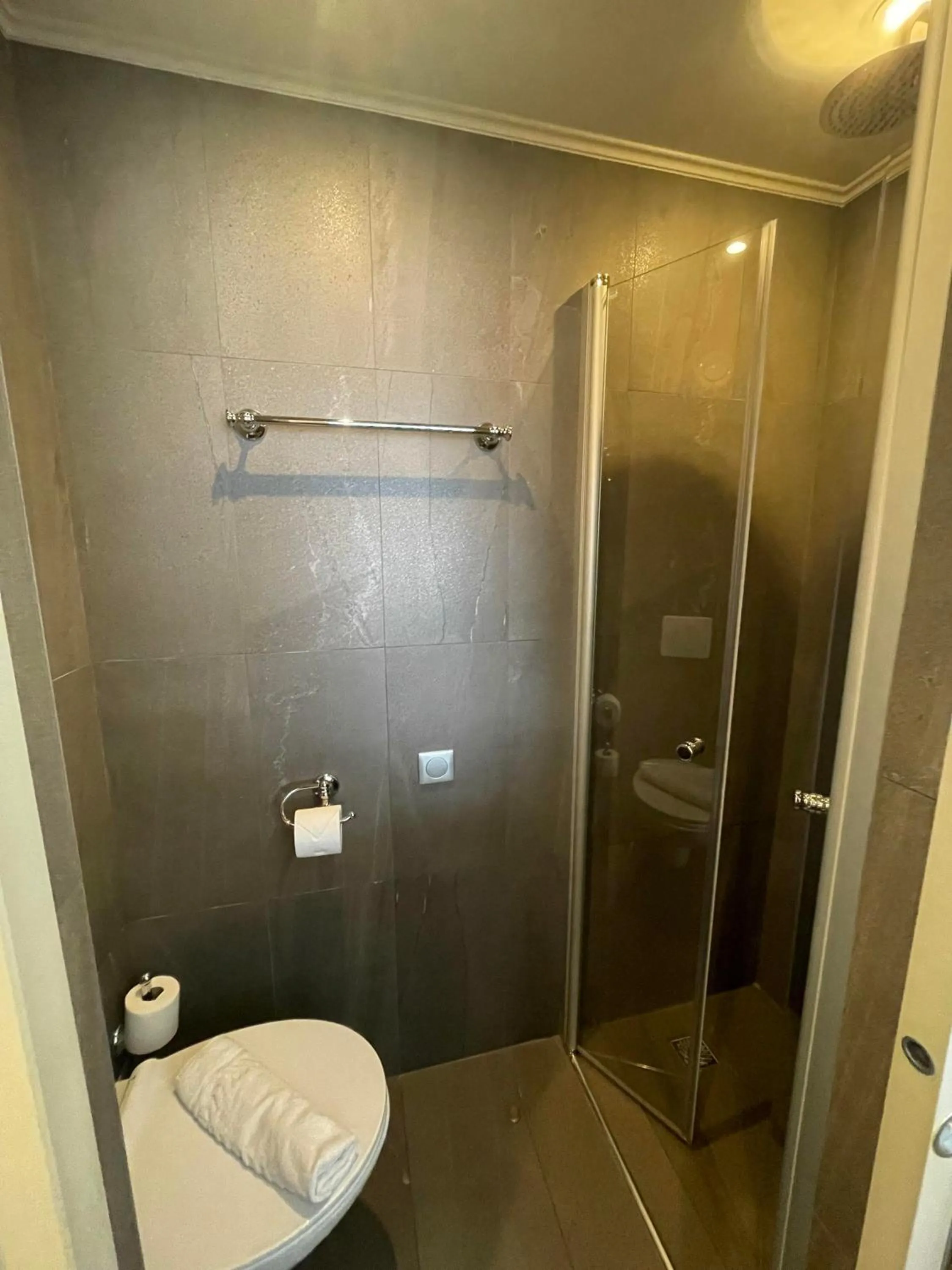 Bathroom in Hôtel Villa-Lamartine