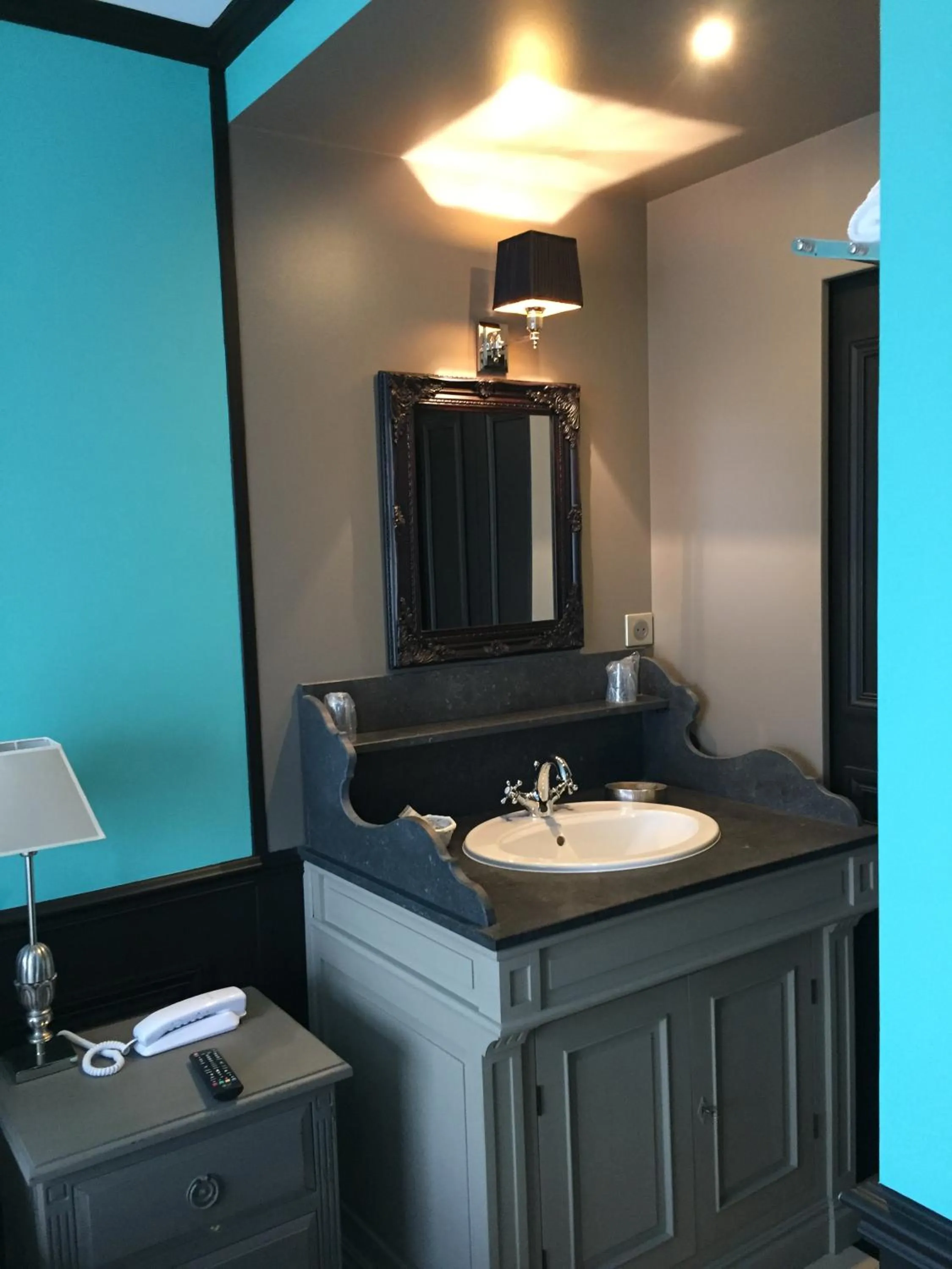 Bathroom in Hôtel Villa-Lamartine