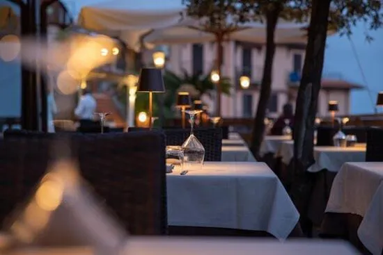 Restaurant/places to eat in Hotel Lo Scirocco