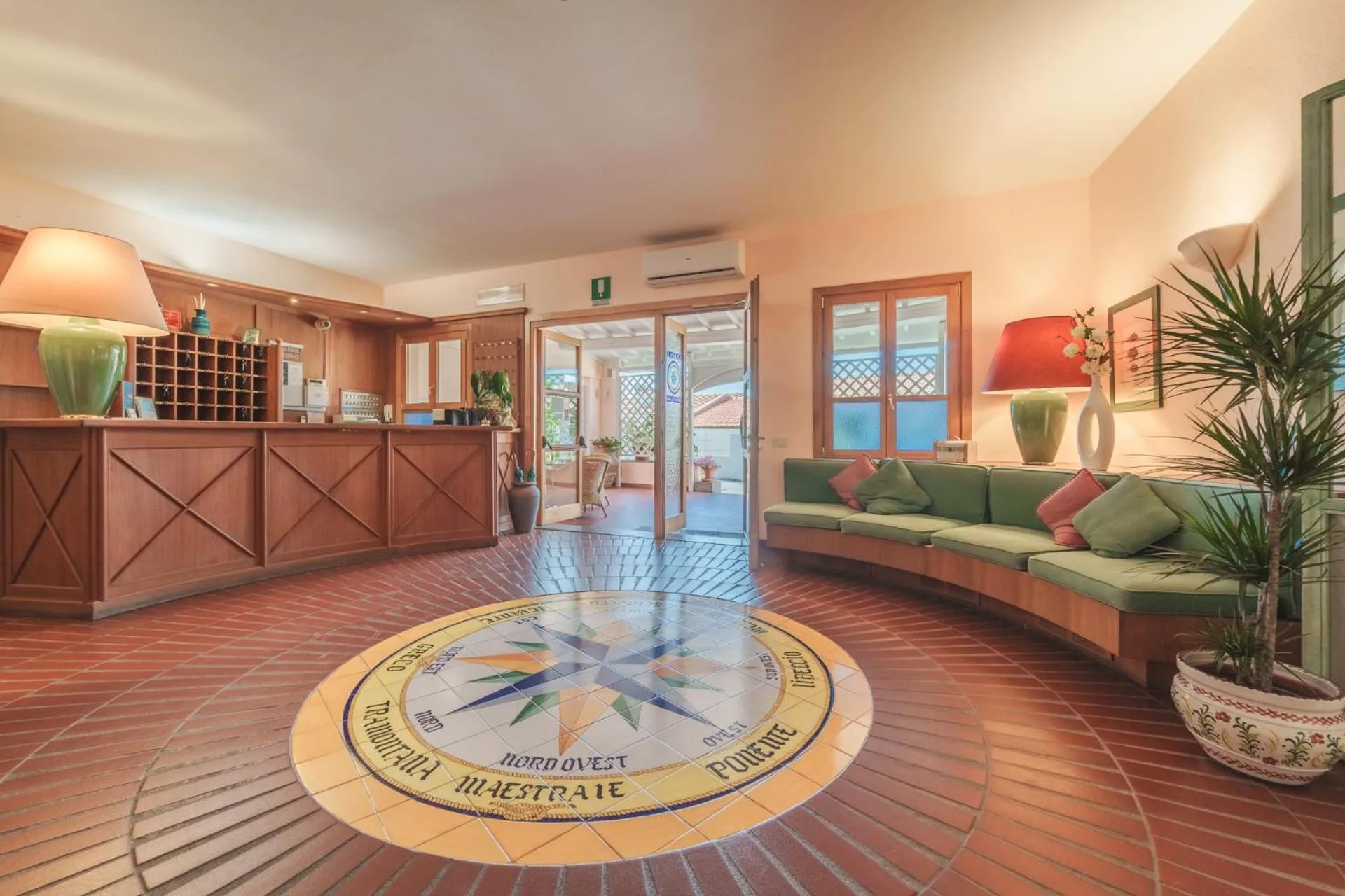 Lobby or reception in Hotel Lo Scirocco