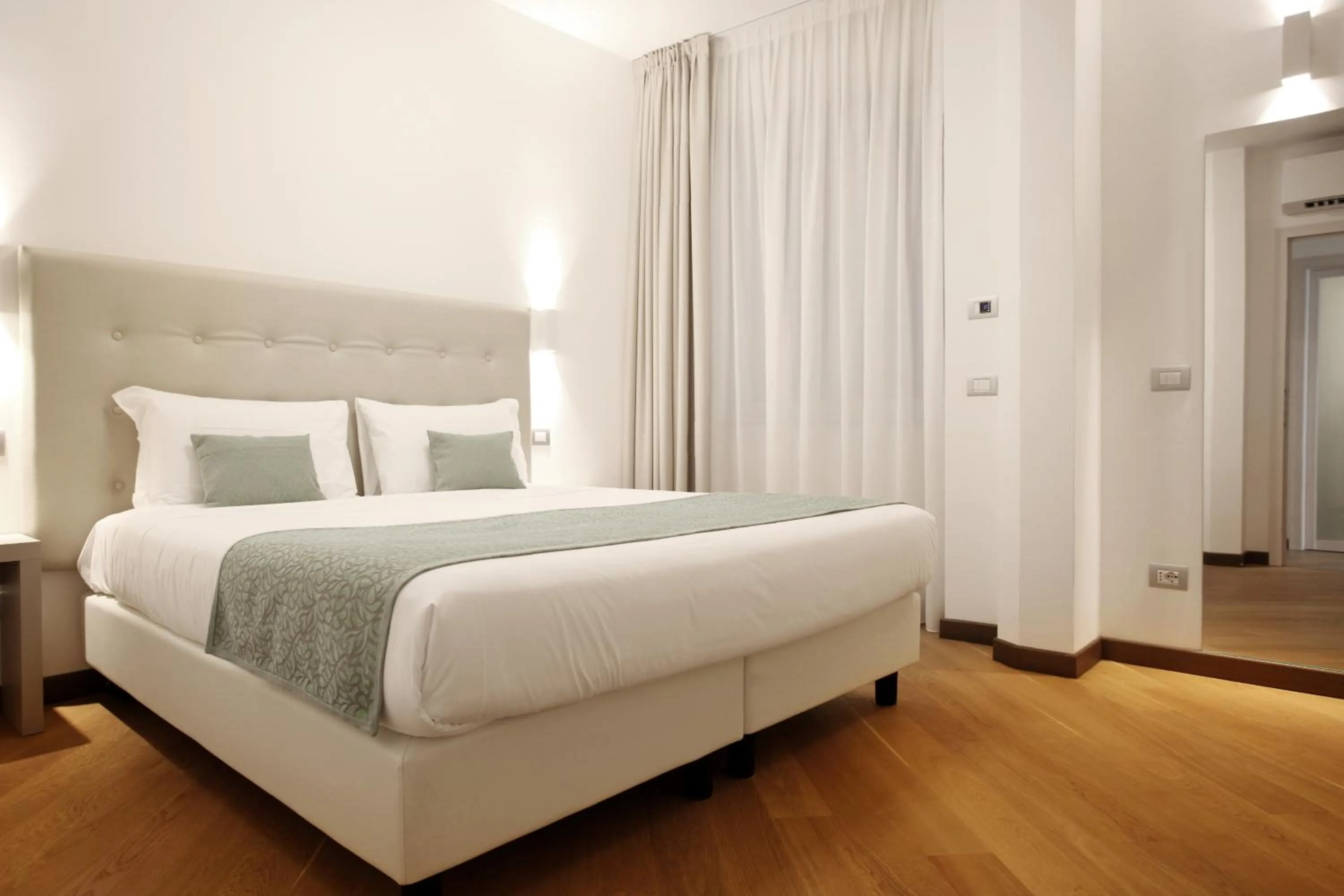 Bedroom, Bed in Hotel Ponti