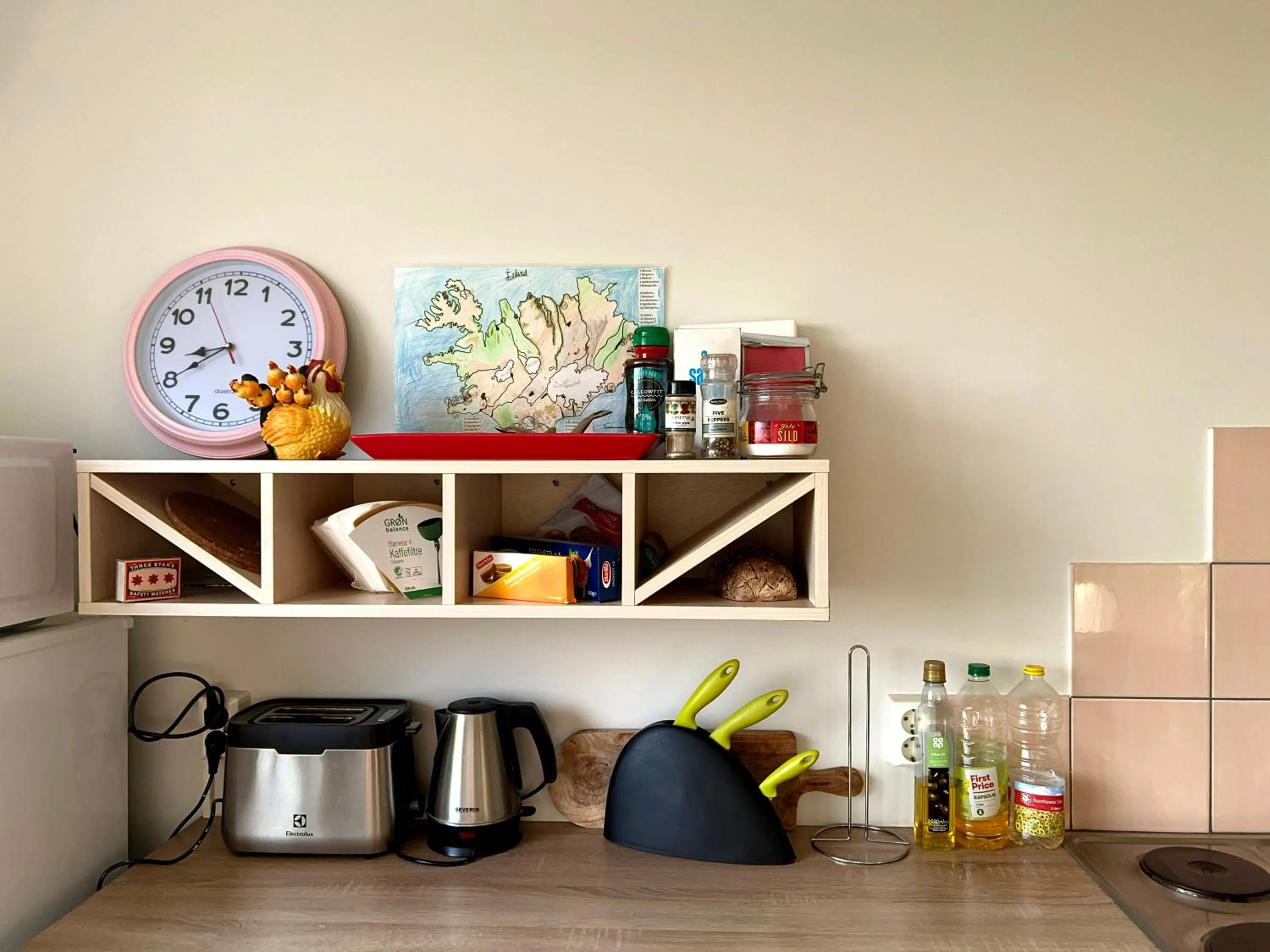 toaster in Bakland ad Lágafelli Apartment