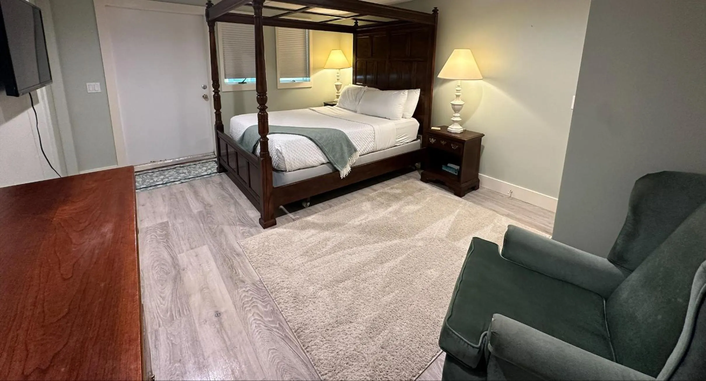 Bed in The General Stanton Inn