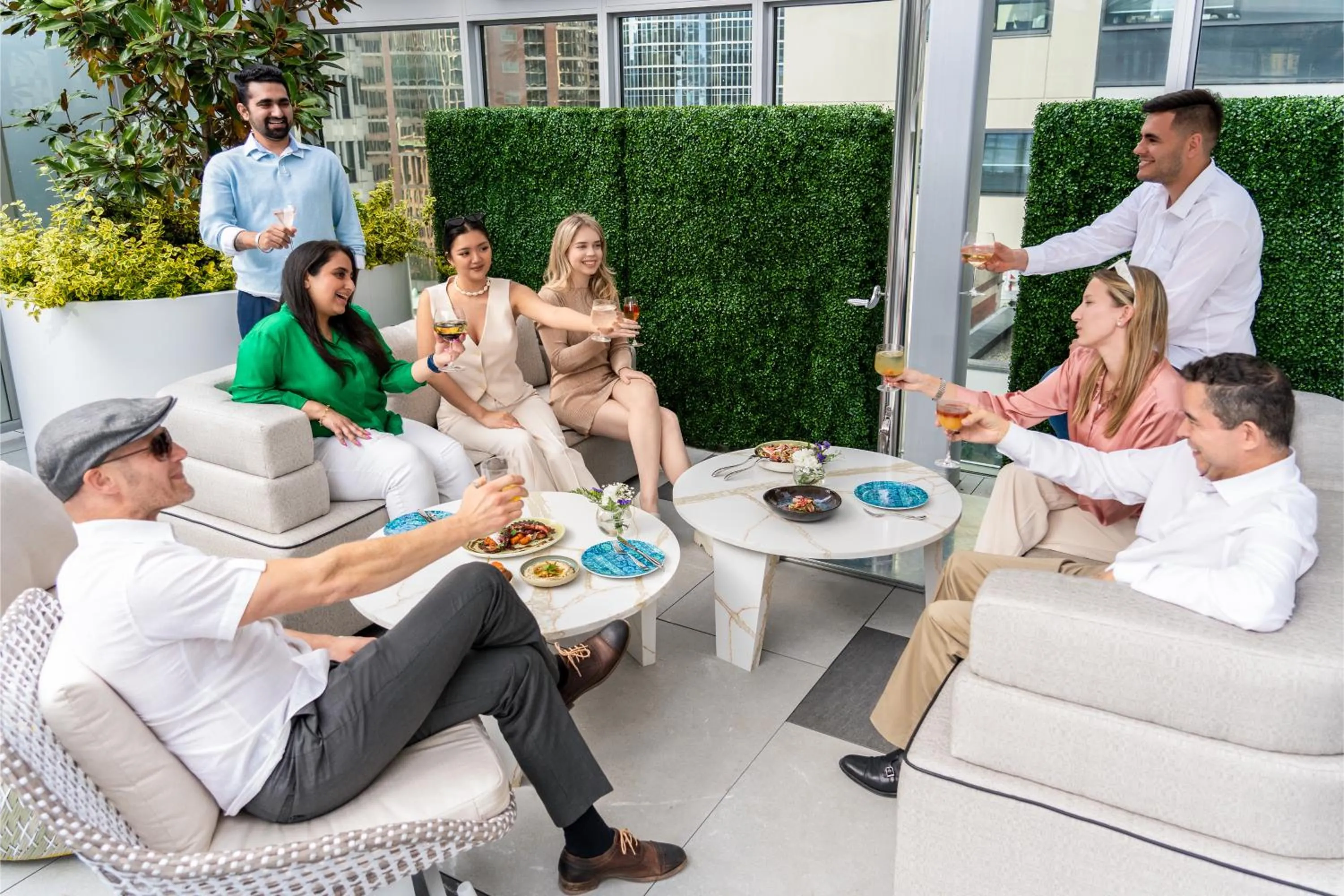 Restaurant/places to eat in AZUR Legacy Collection Hotel