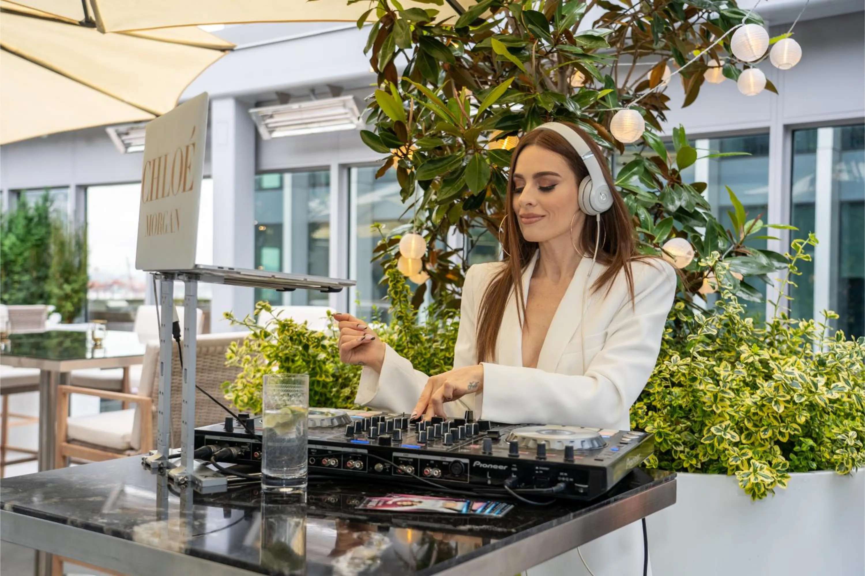 Restaurant/places to eat in AZUR Legacy Collection Hotel