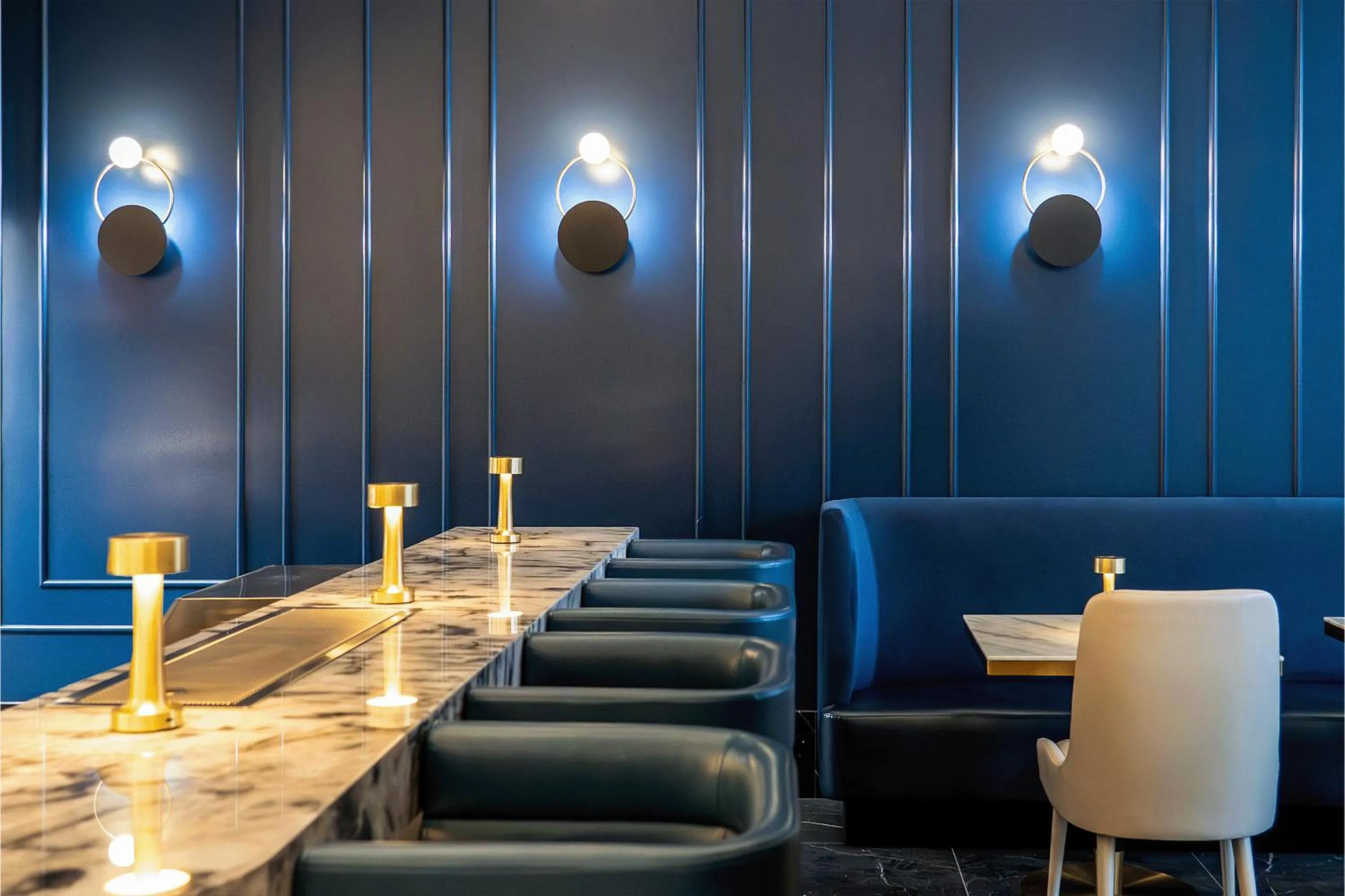 Restaurant/places to eat in AZUR Legacy Collection Hotel