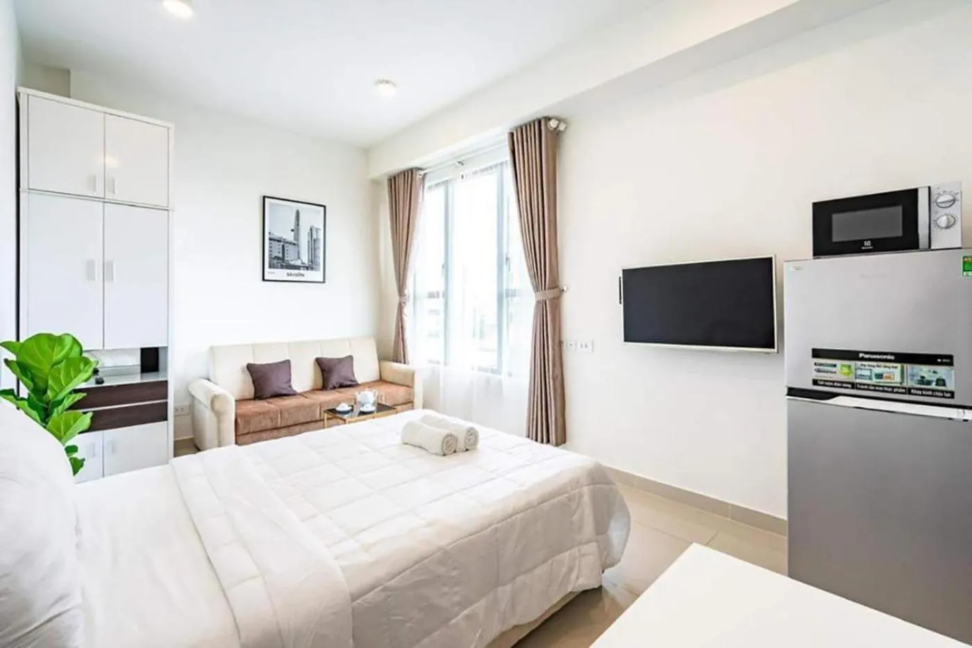 Bed in YO's Homes Rivergate Apartment Infinity Pool Near District 1