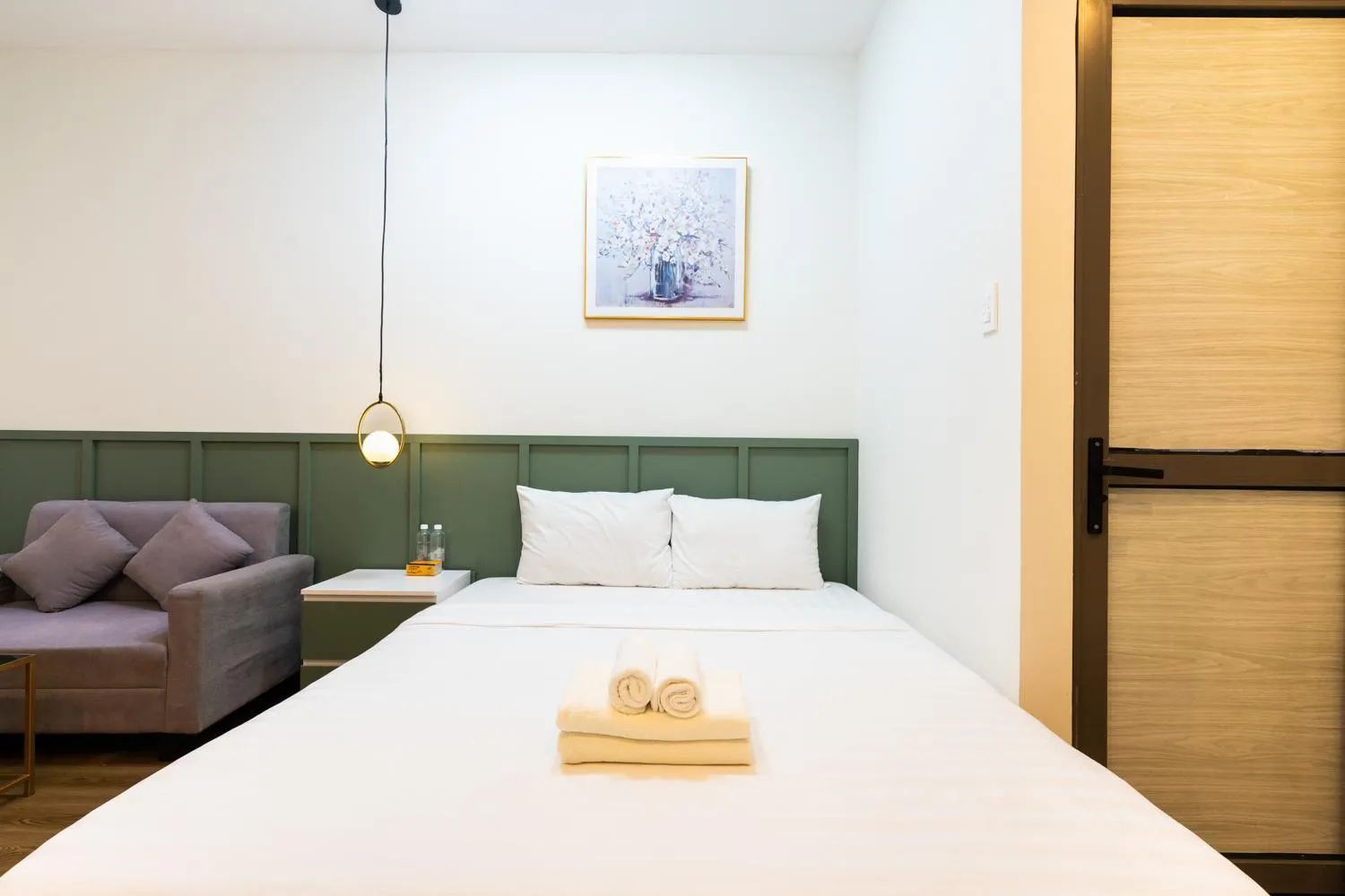 Bed in YO's Homes Rivergate Apartment Infinity Pool Near District 1