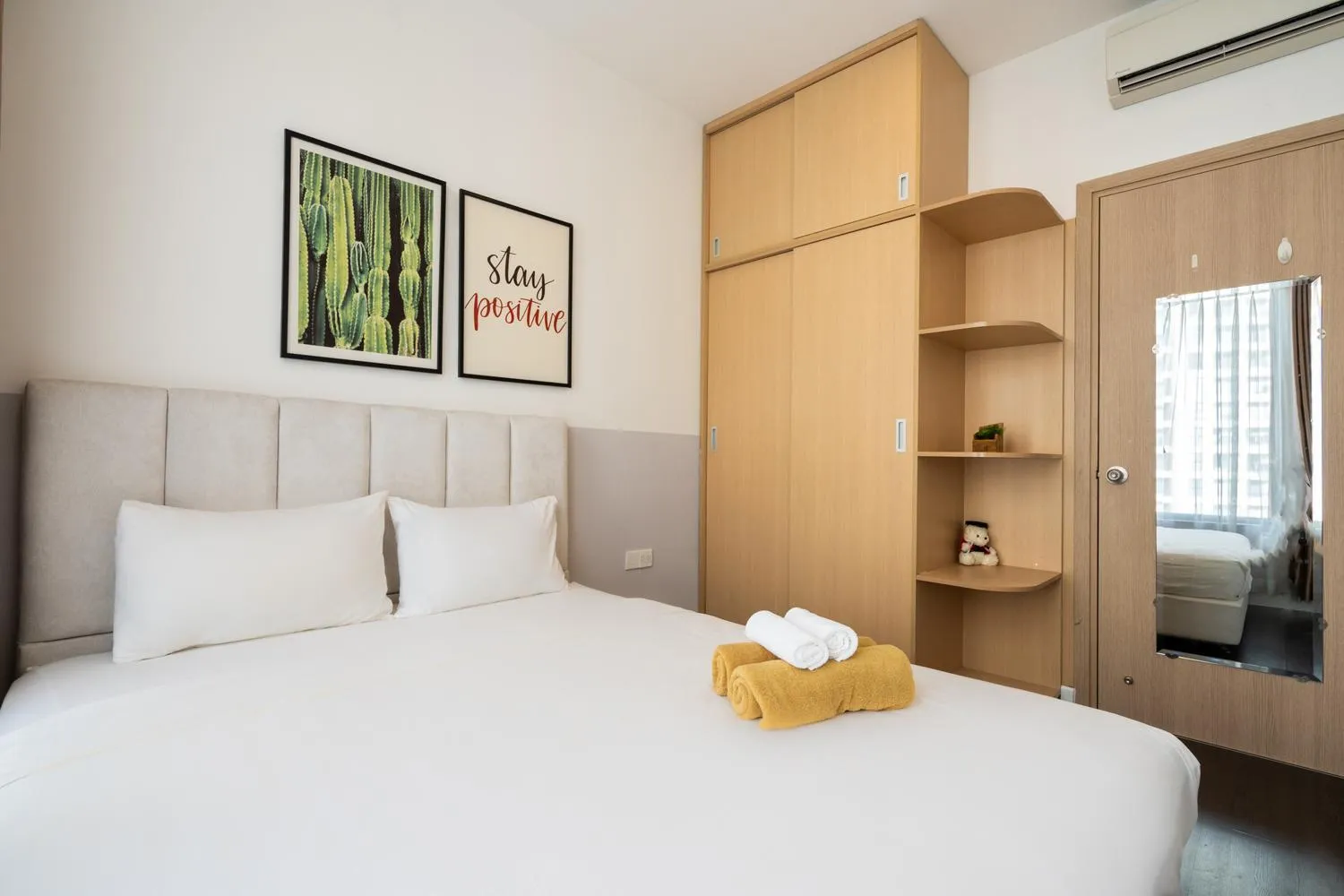 Bed in YO's Homes Rivergate Apartment Infinity Pool Near District 1