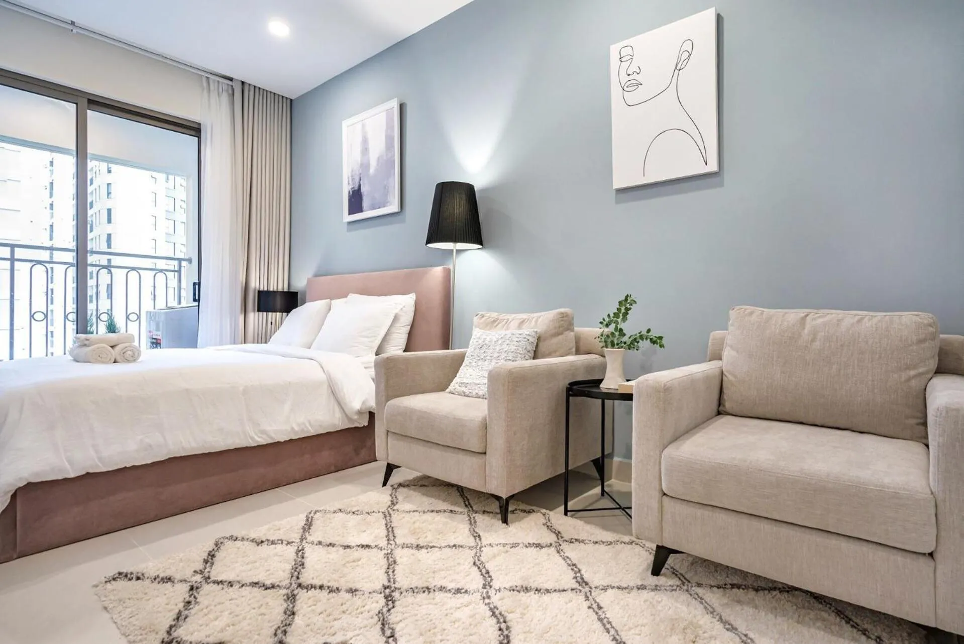 Bed in YO's Homes Rivergate Apartment Infinity Pool Near District 1