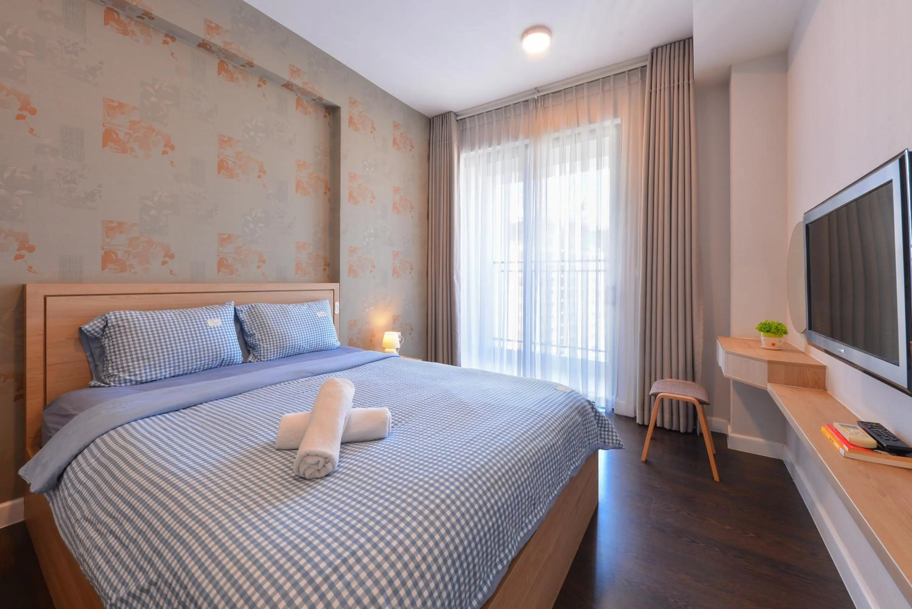 Bed in YO's Homes Rivergate Apartment Infinity Pool Near District 1