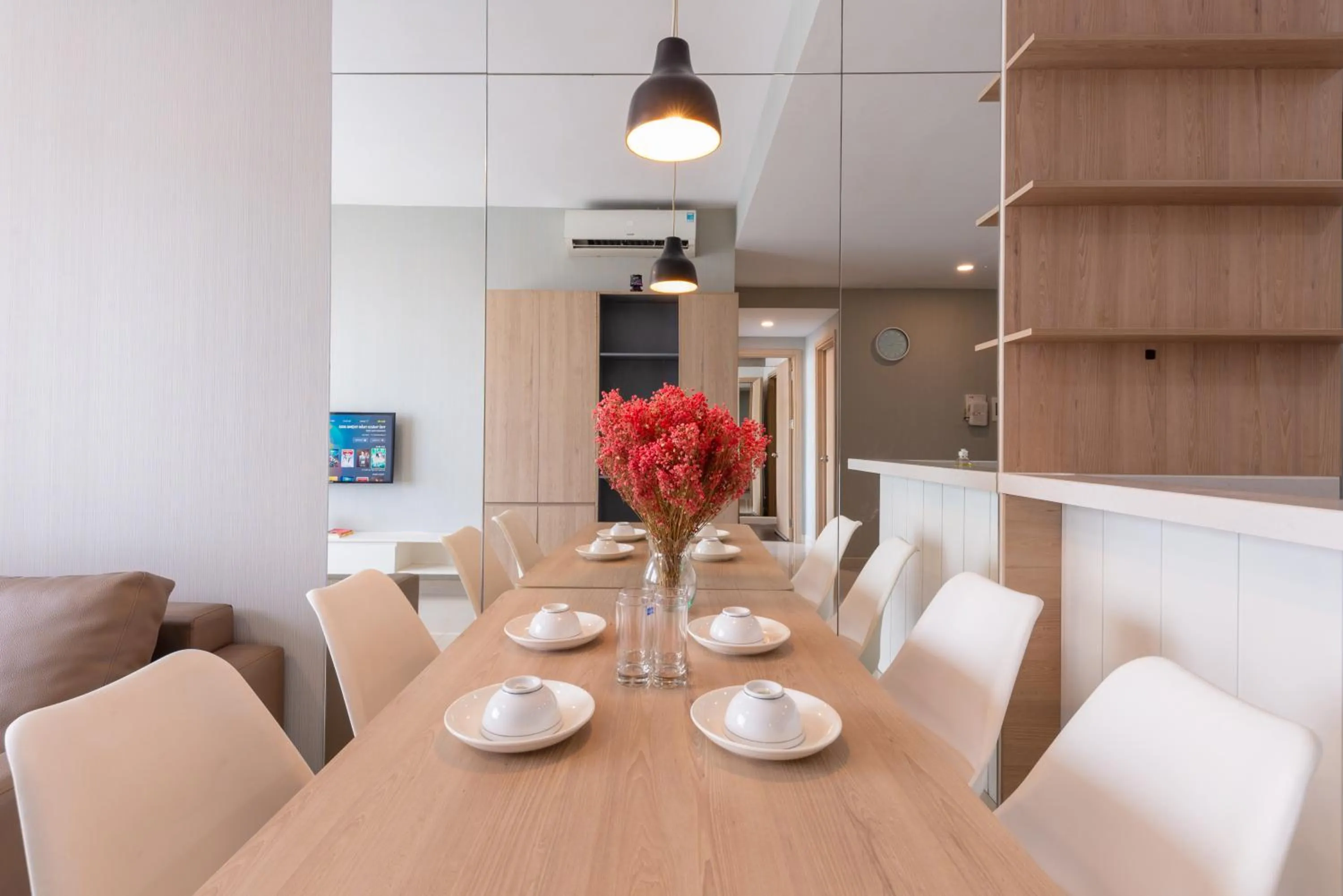 YO's Homes Rivergate Apartment Infinity Pool Near District 1