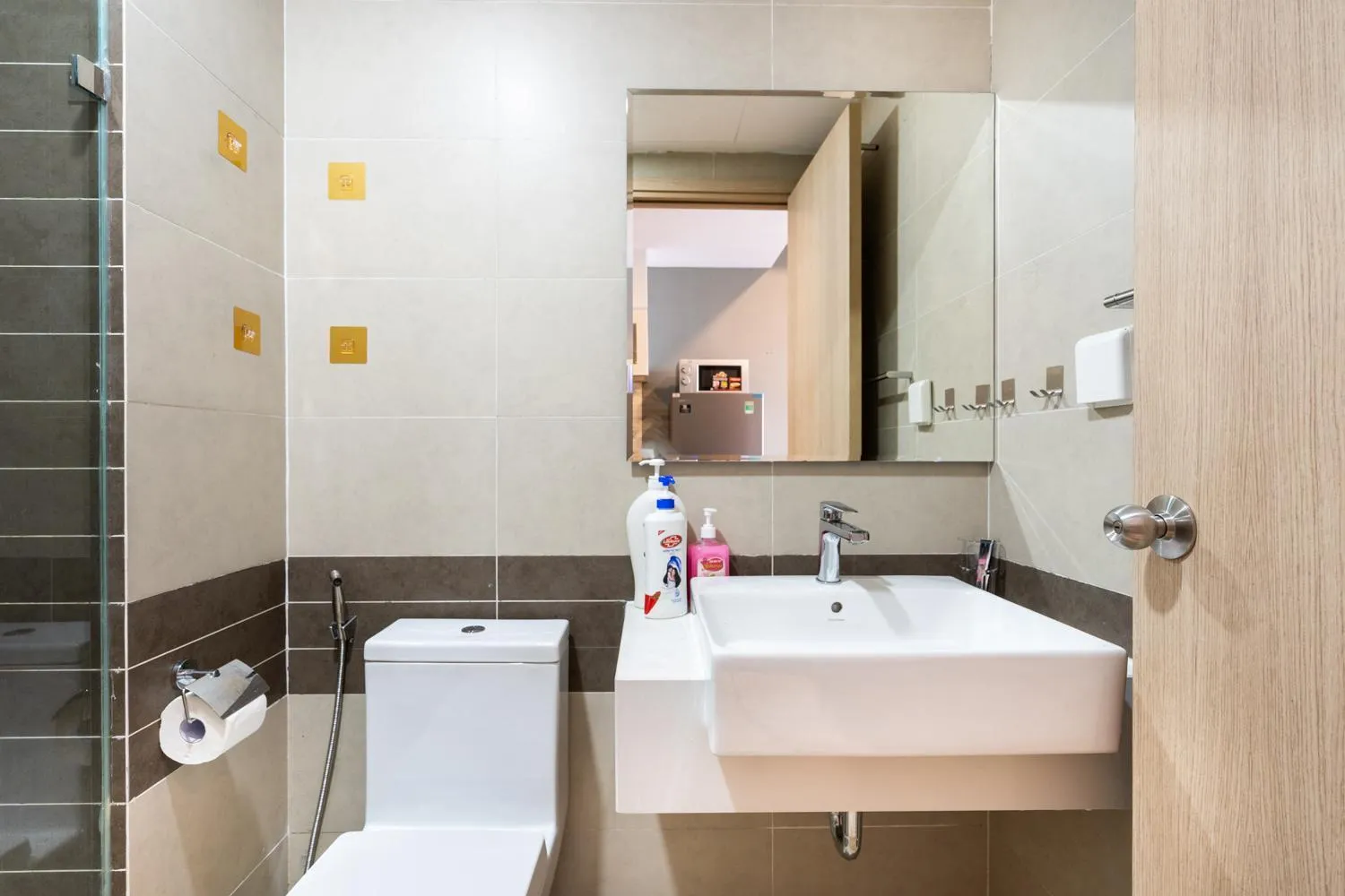 YO's Homes Rivergate Apartment Infinity Pool Near District 1