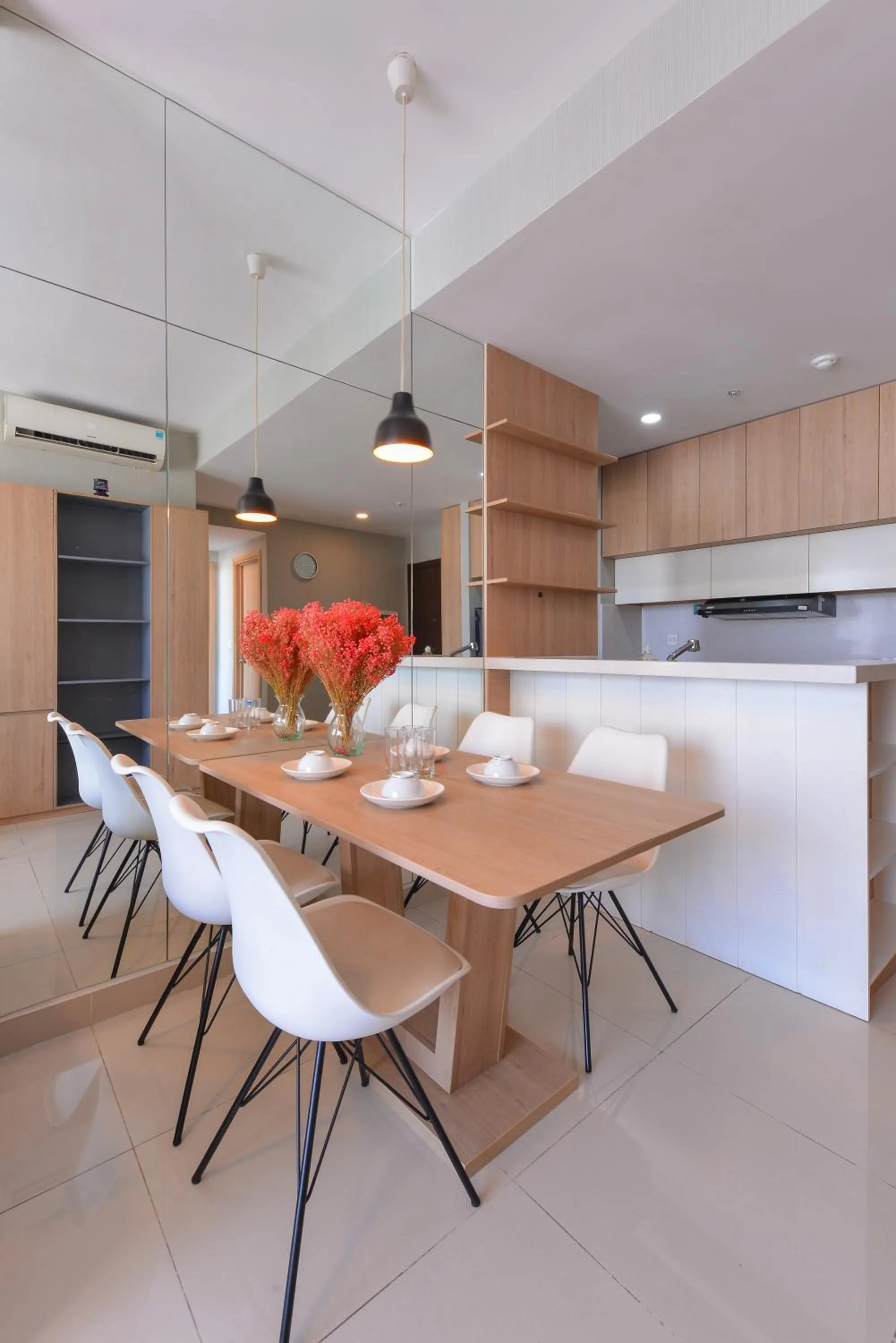 YO's Homes Rivergate Apartment Infinity Pool Near District 1