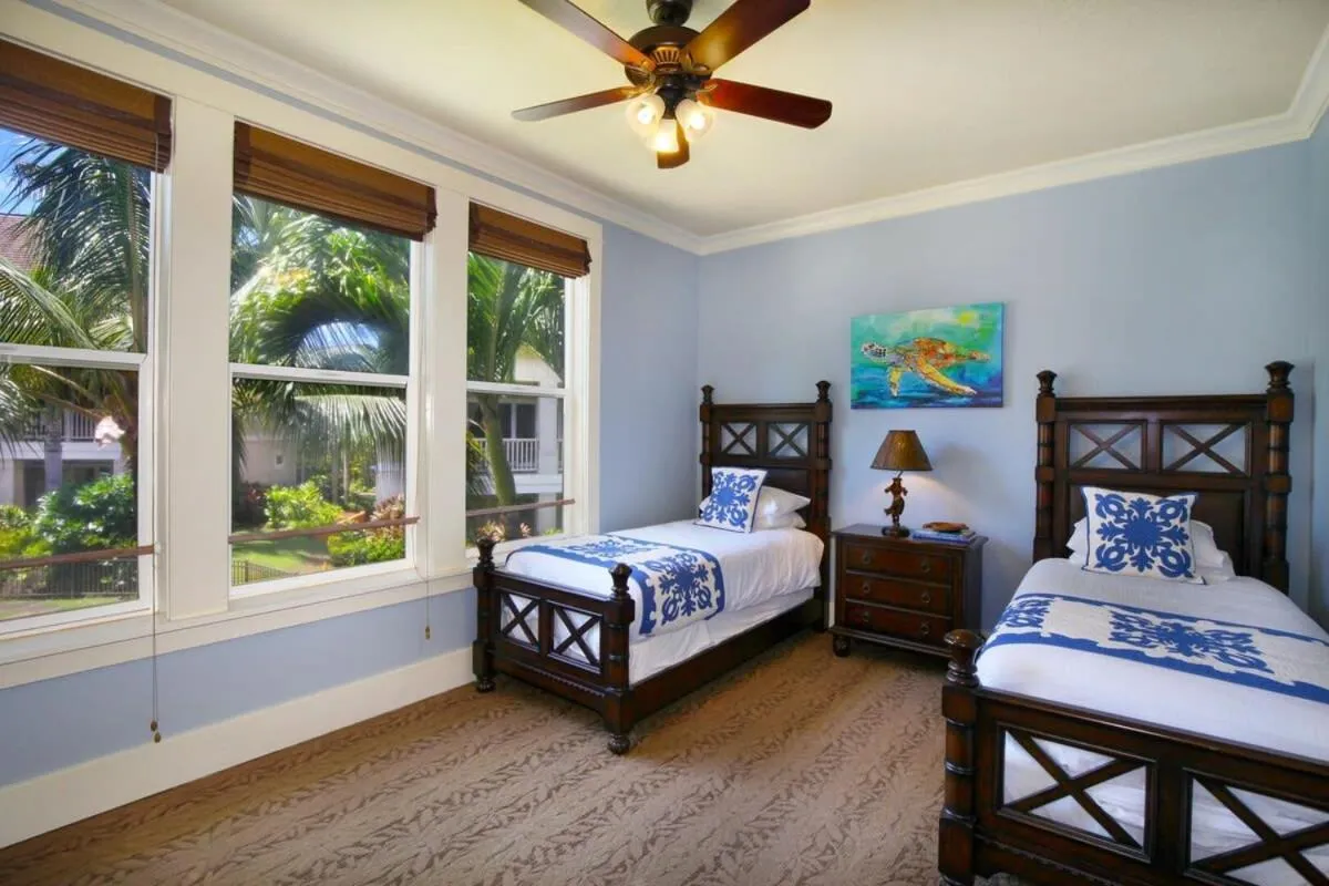 Bed in D211 Second Floor 3-bedroom Poolside Lanai