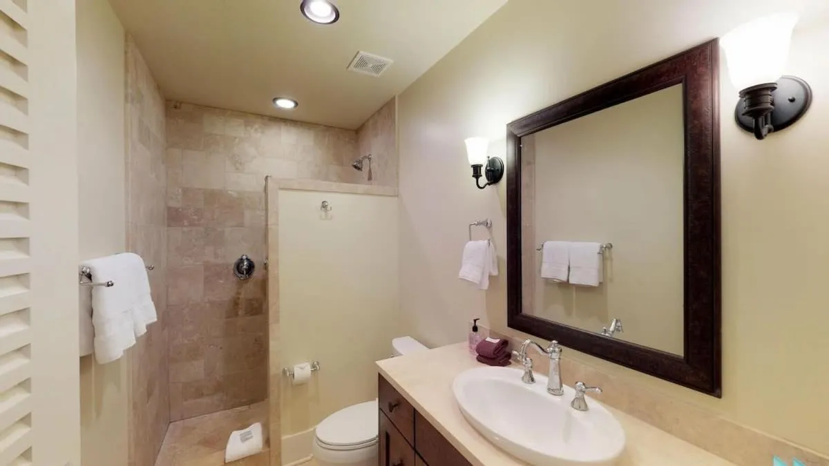 D211 Second Floor 3-bedroom Poolside Lanai