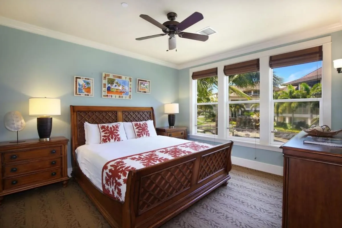 Bed in D211 Second Floor 3-bedroom Poolside Lanai