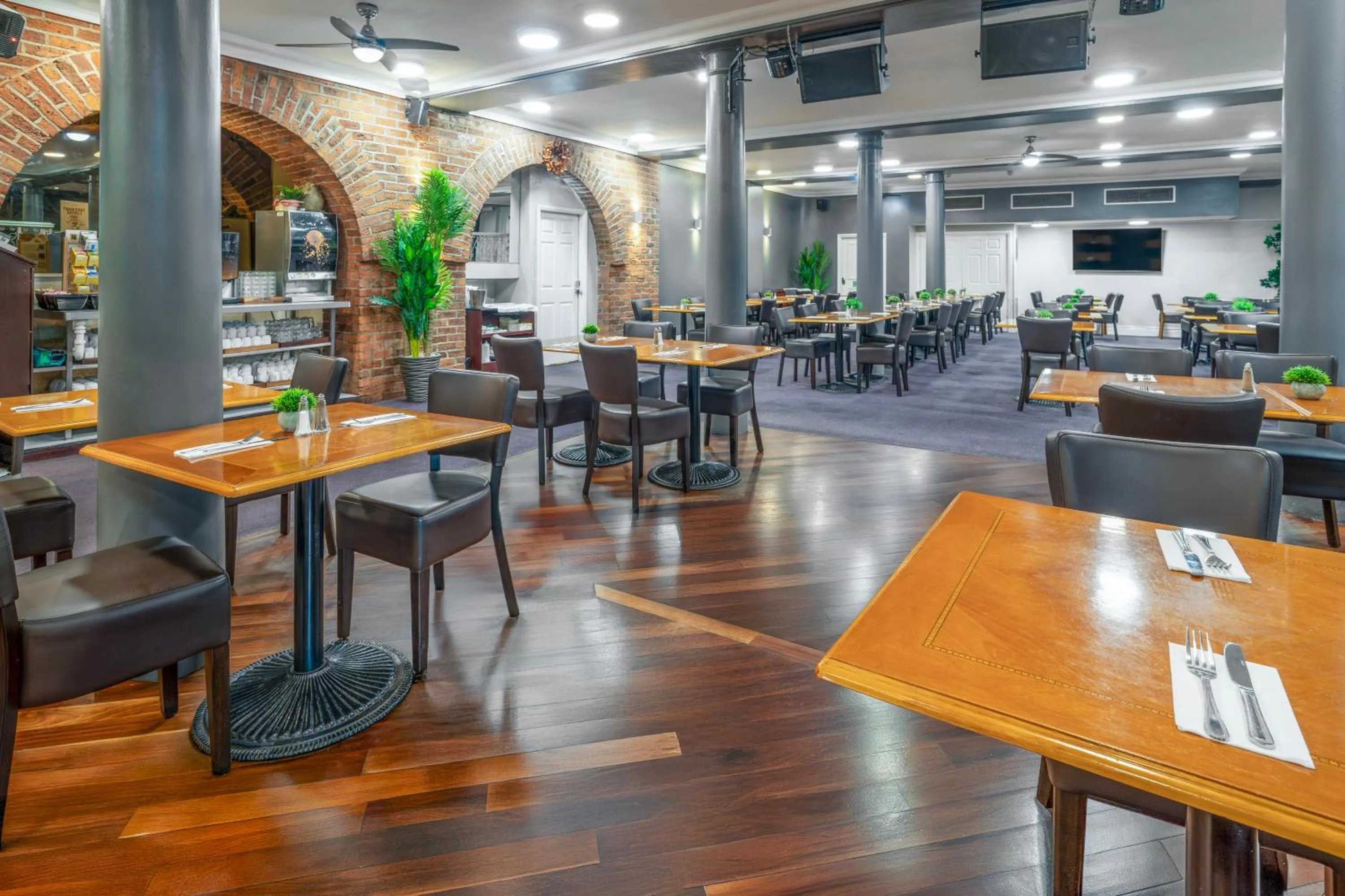 Restaurant/places to eat in Britannia Hotel City Centre Manchester