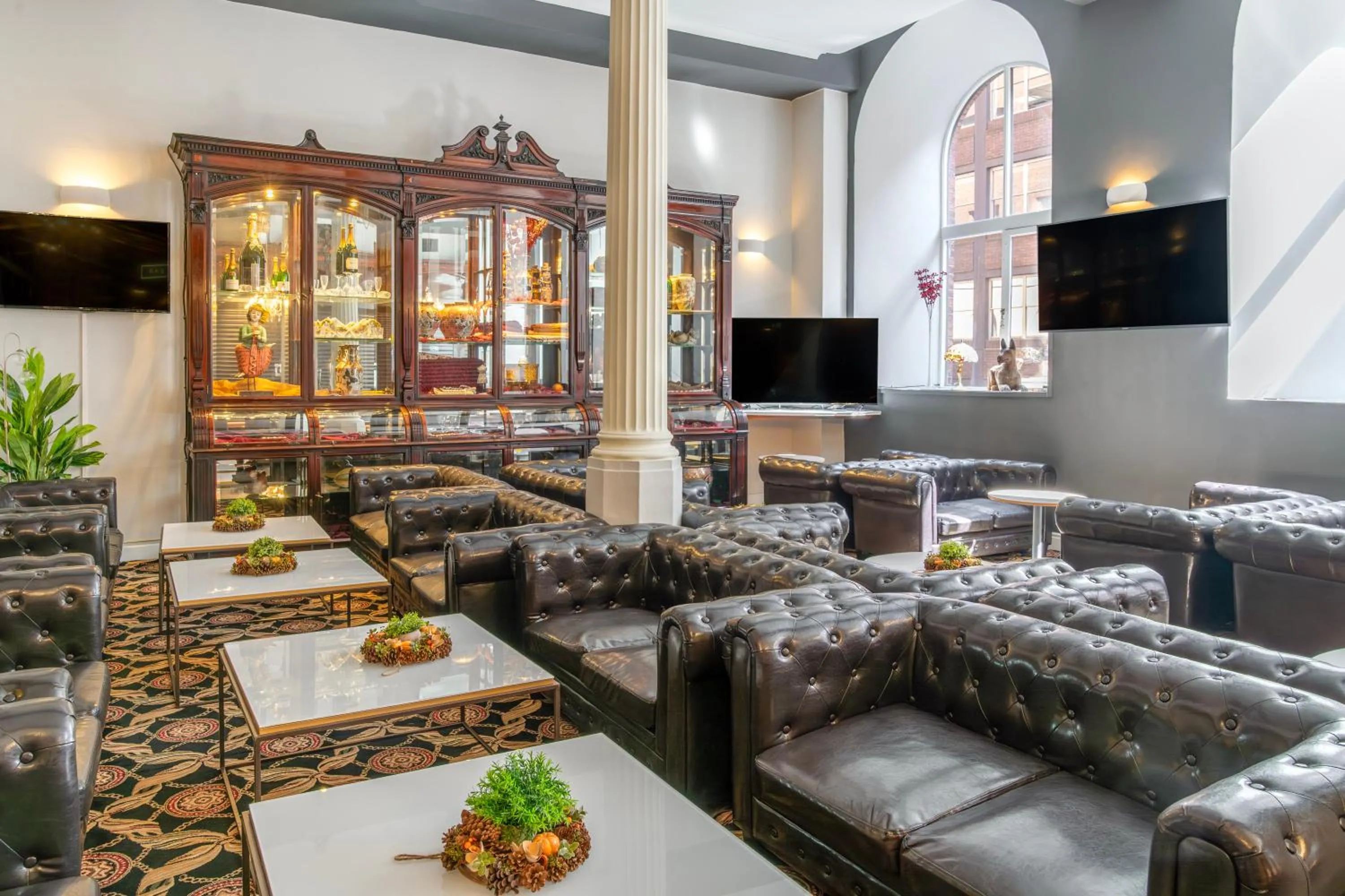 Seating area in Britannia Hotel City Centre Manchester