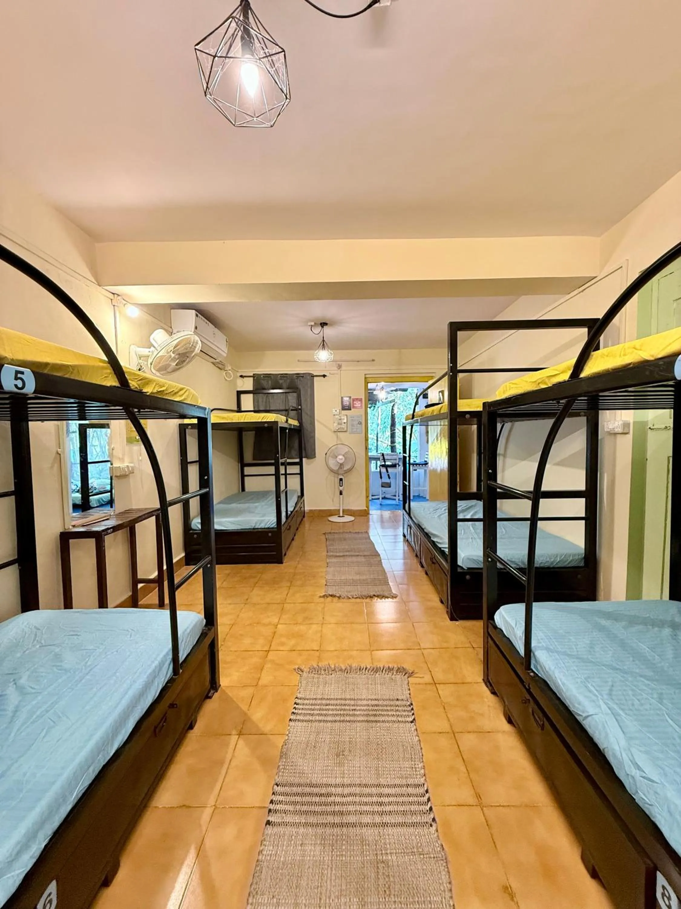 Photo of the whole room, Bed in Endless Blue Hostel