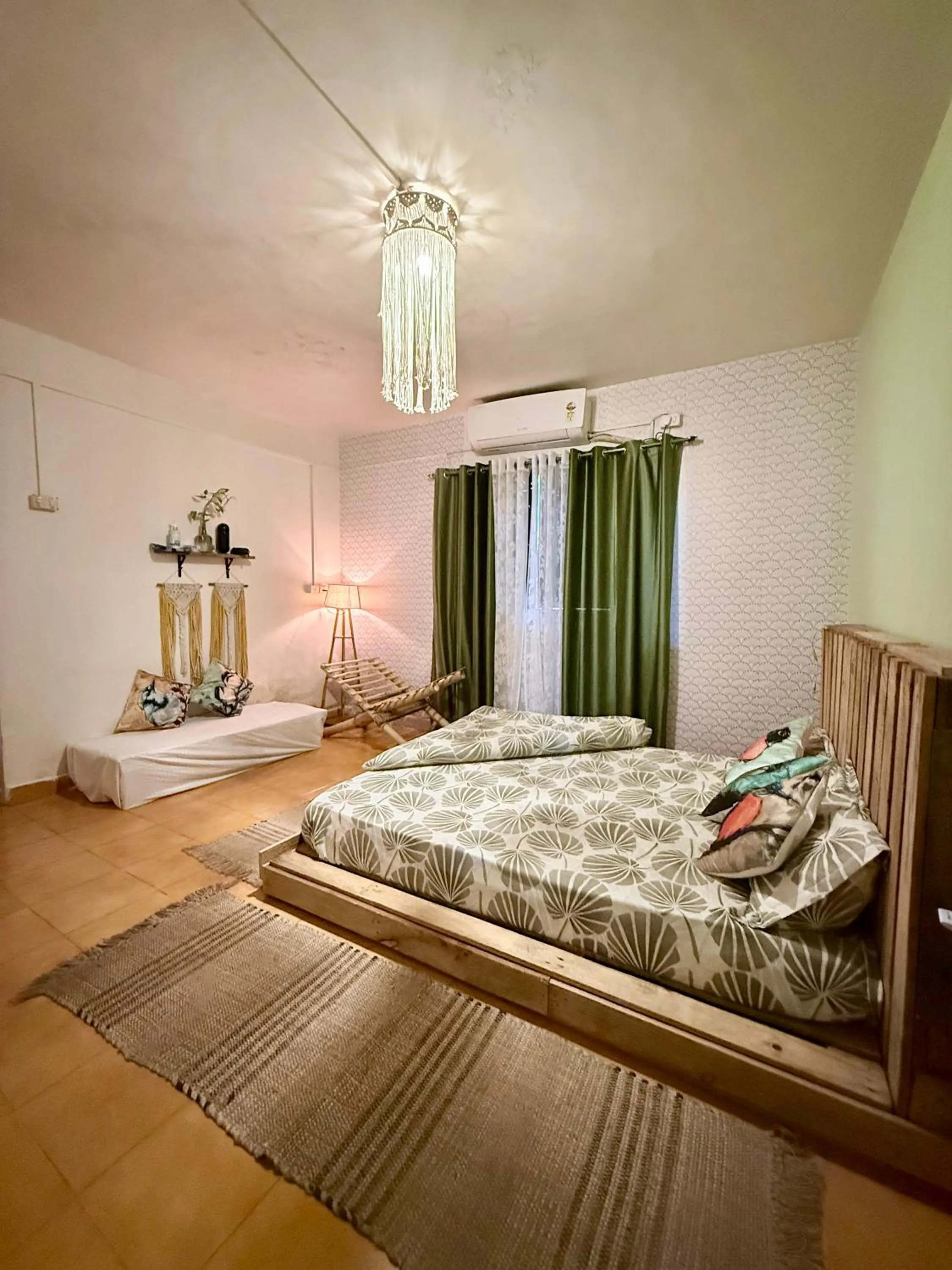 Photo of the whole room, Bed in Endless Blue Hostel