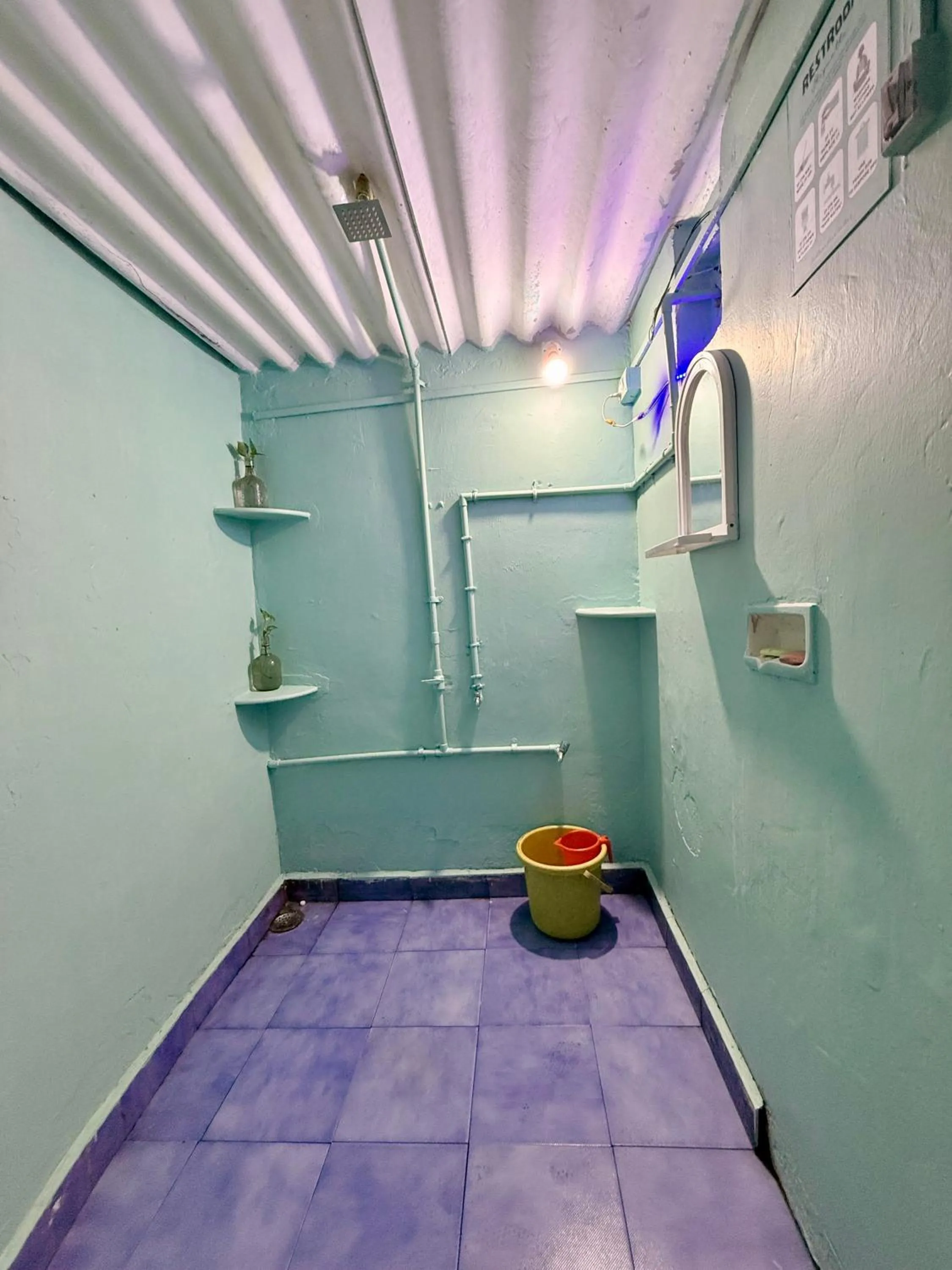 Bathroom in Endless Blue Hostel