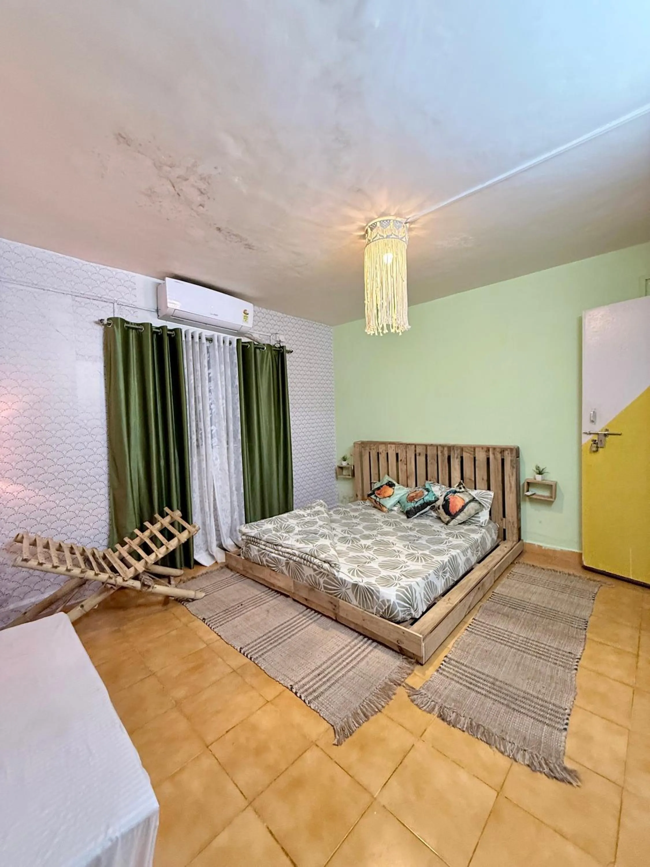 Photo of the whole room, Bed in Endless Blue Hostel