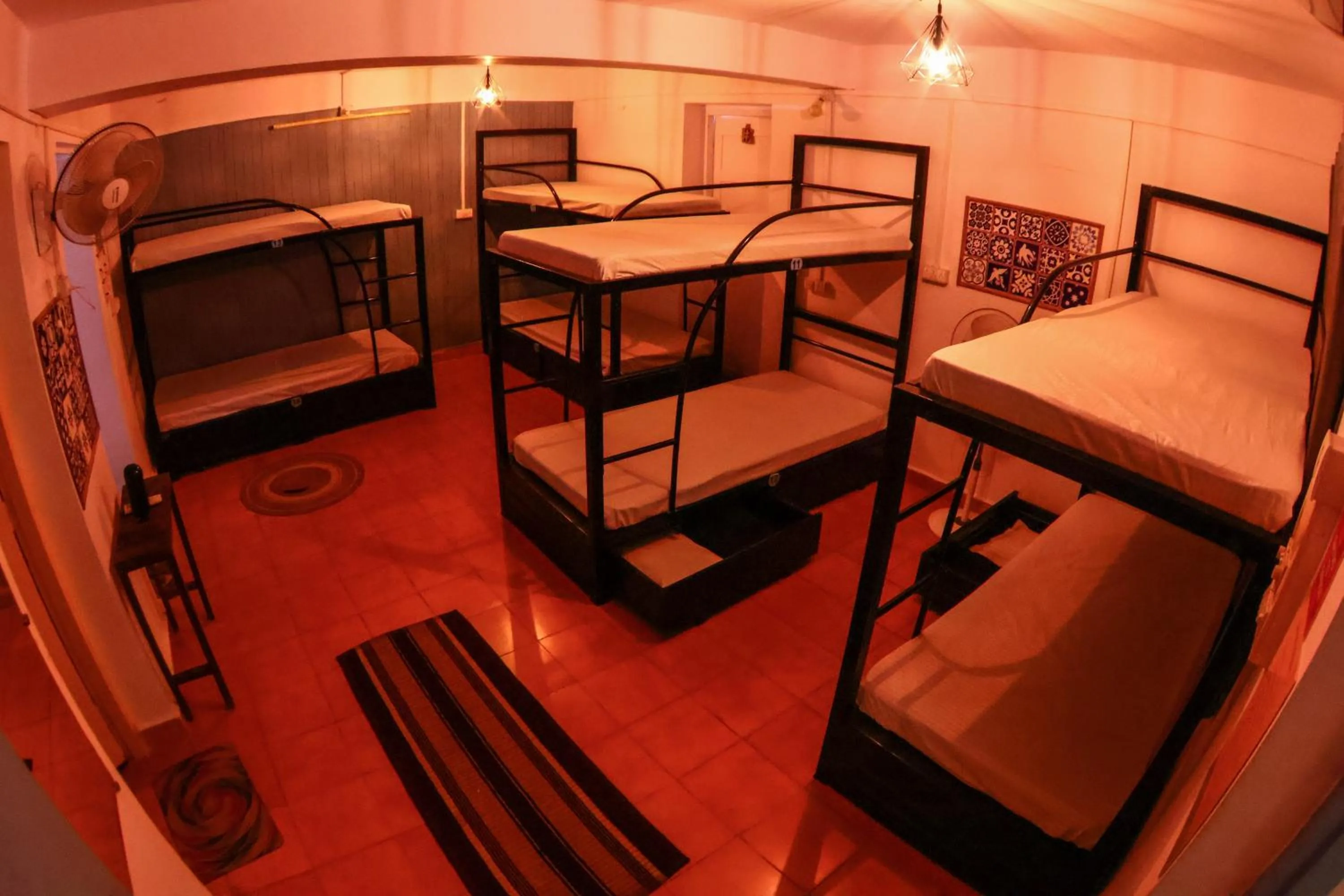 Photo of the whole room, Bed in Endless Blue Hostel
