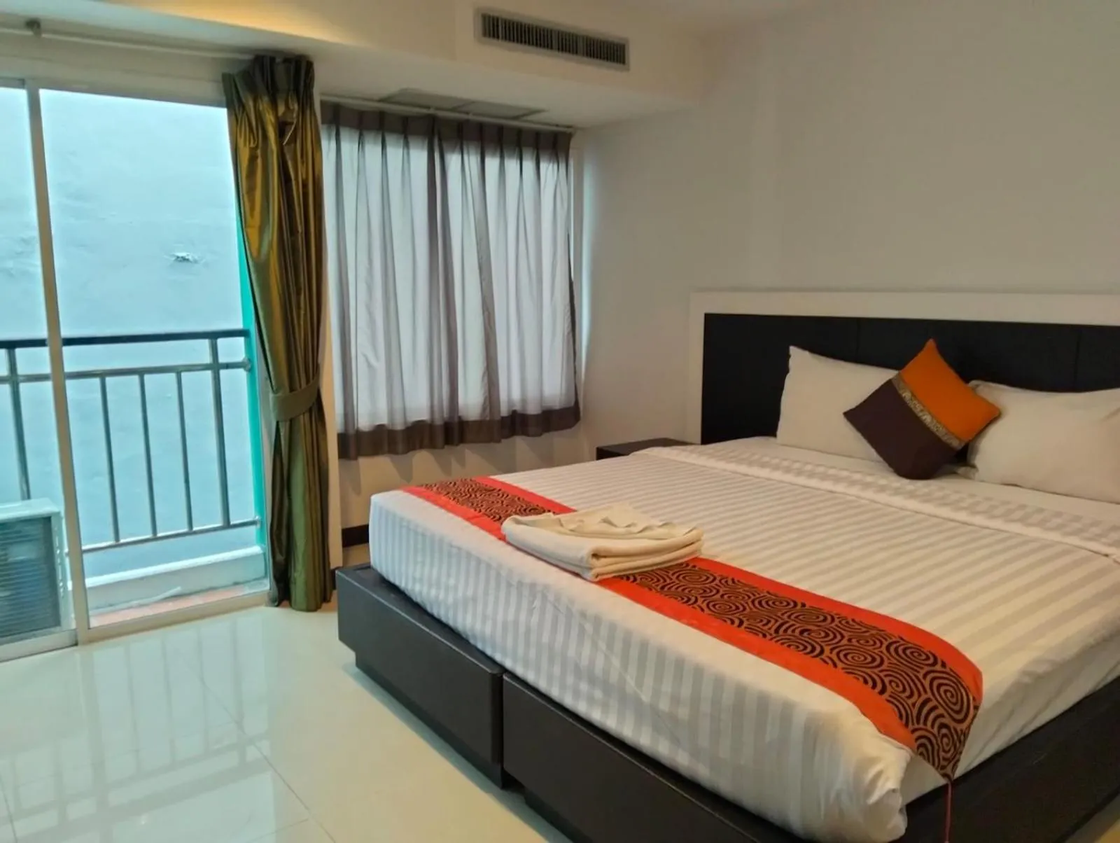Bedroom, Bed in Cocoon APK Resort & Spa