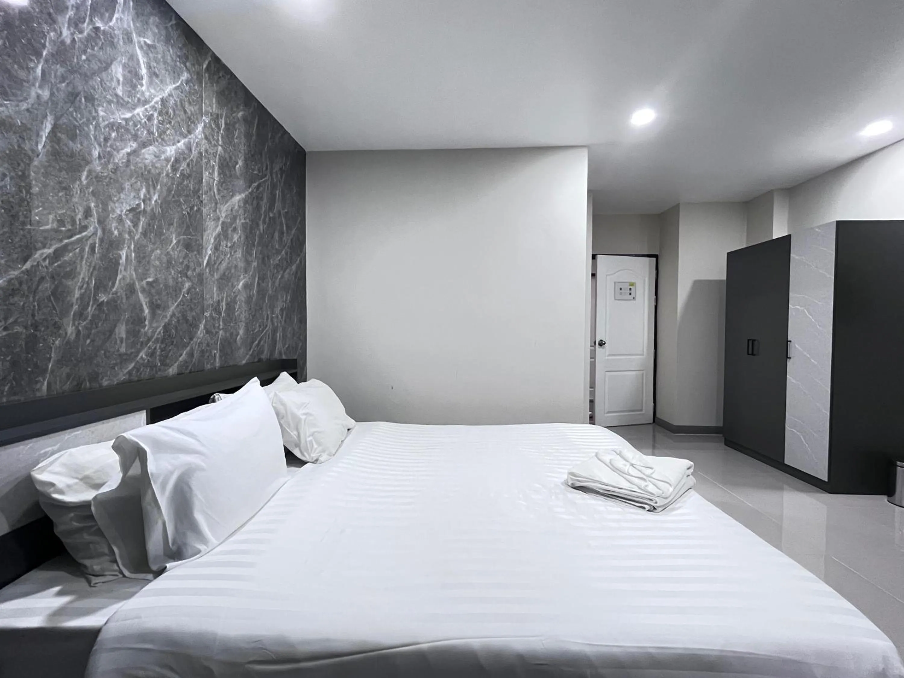 Photo of the whole room, Bed in Cocoon APK Resort & Spa