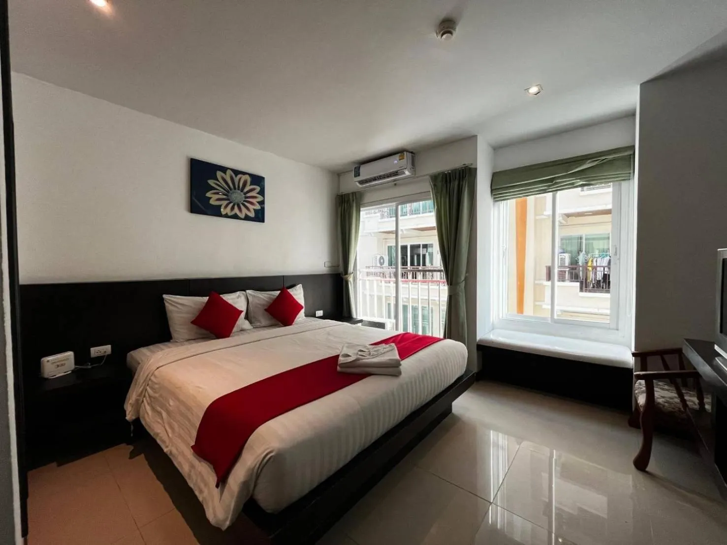 Bedroom, Bed in Cocoon APK Resort & Spa