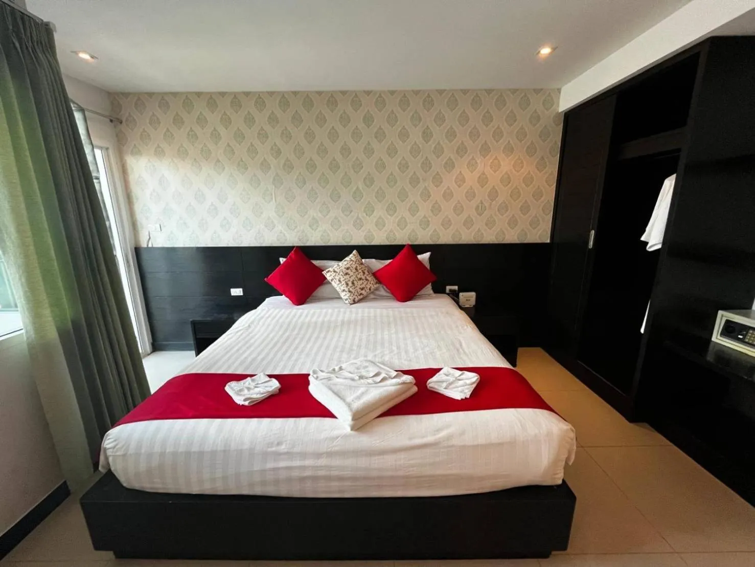 Bed in Cocoon APK Resort & Spa